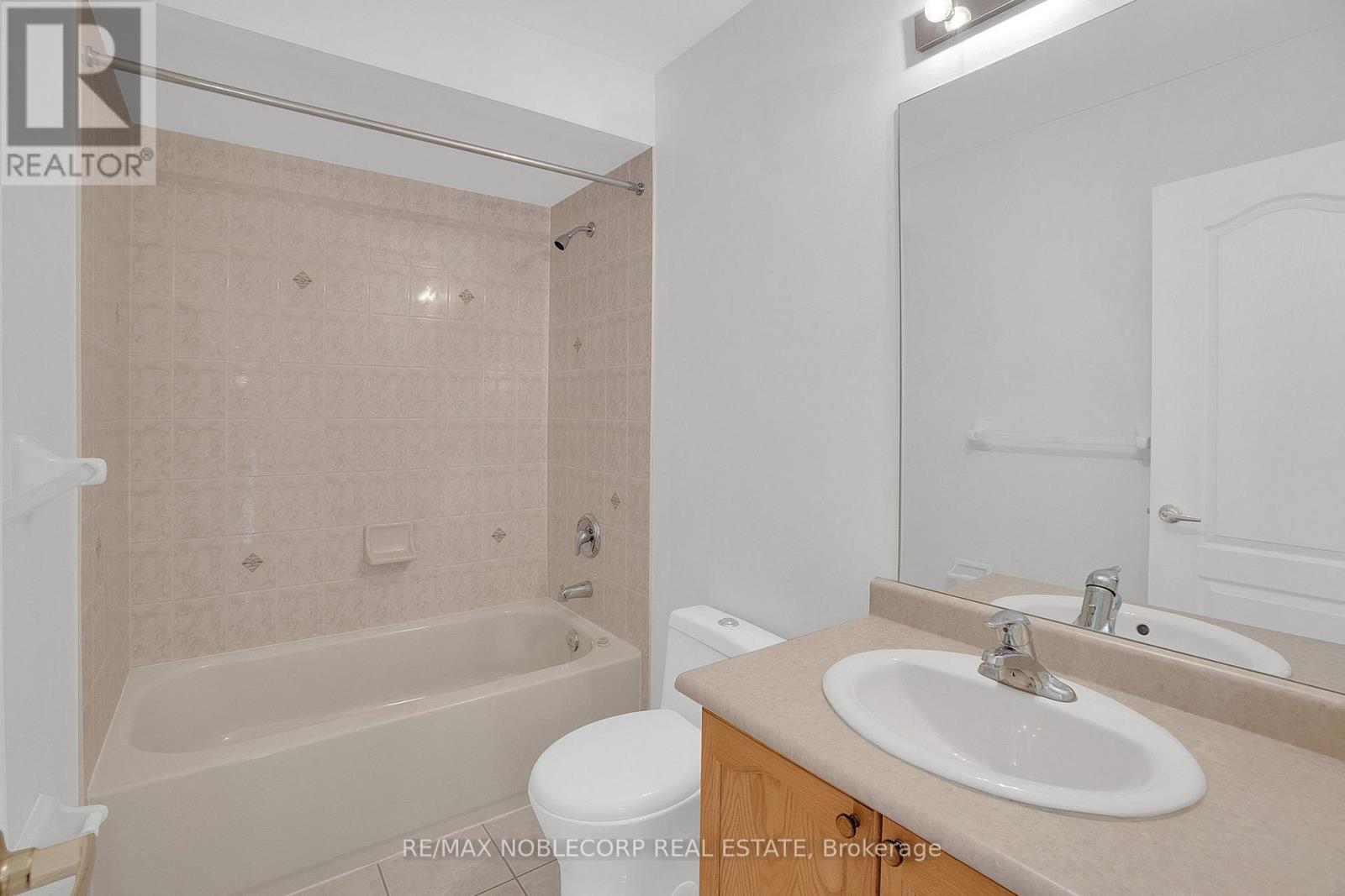 91 Eastview Gate, Brampton, Ontario  L6P 2G7 - Photo 22 - W12482362