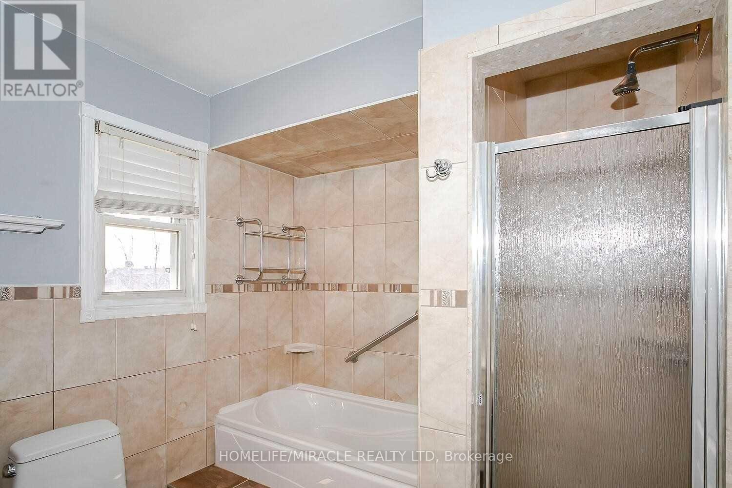 61 Alabaster Drive, Brampton, Ontario  L6V 4G9 - Photo 3 - W12482363