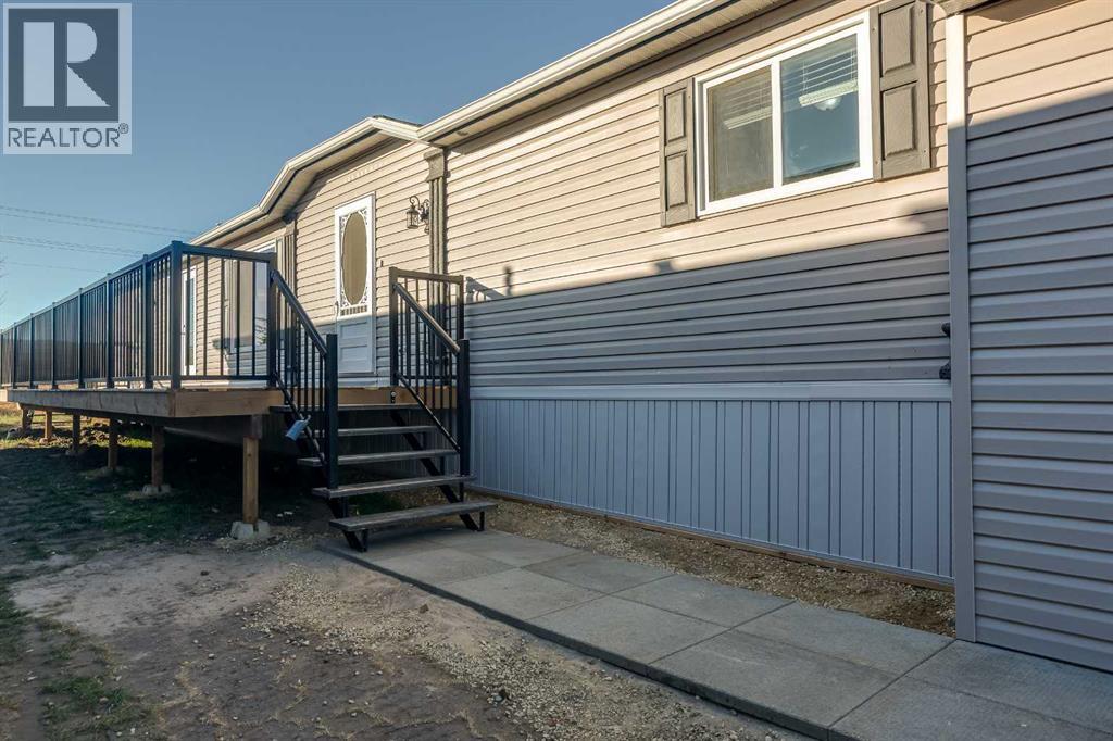 18 Mckay Place, Blackfalds, Alberta  T4M 0H7 - Photo 2 - A2266960