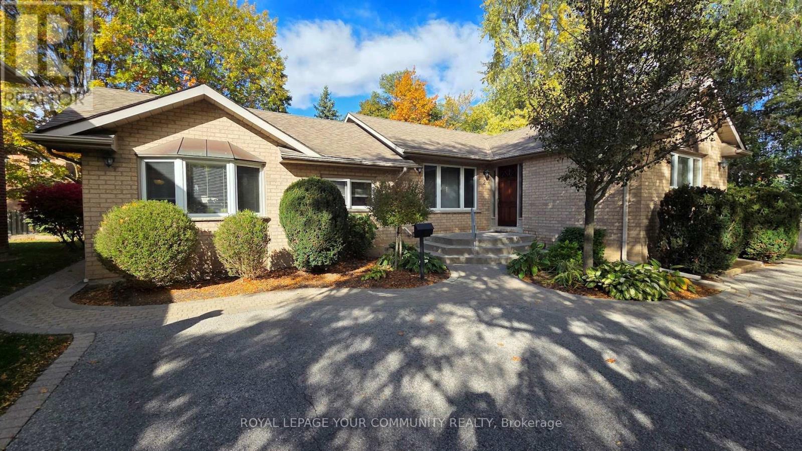 2 Rougecrest Drive, Markham, Ontario  L3P 3B6 - Photo 6 - N12465005