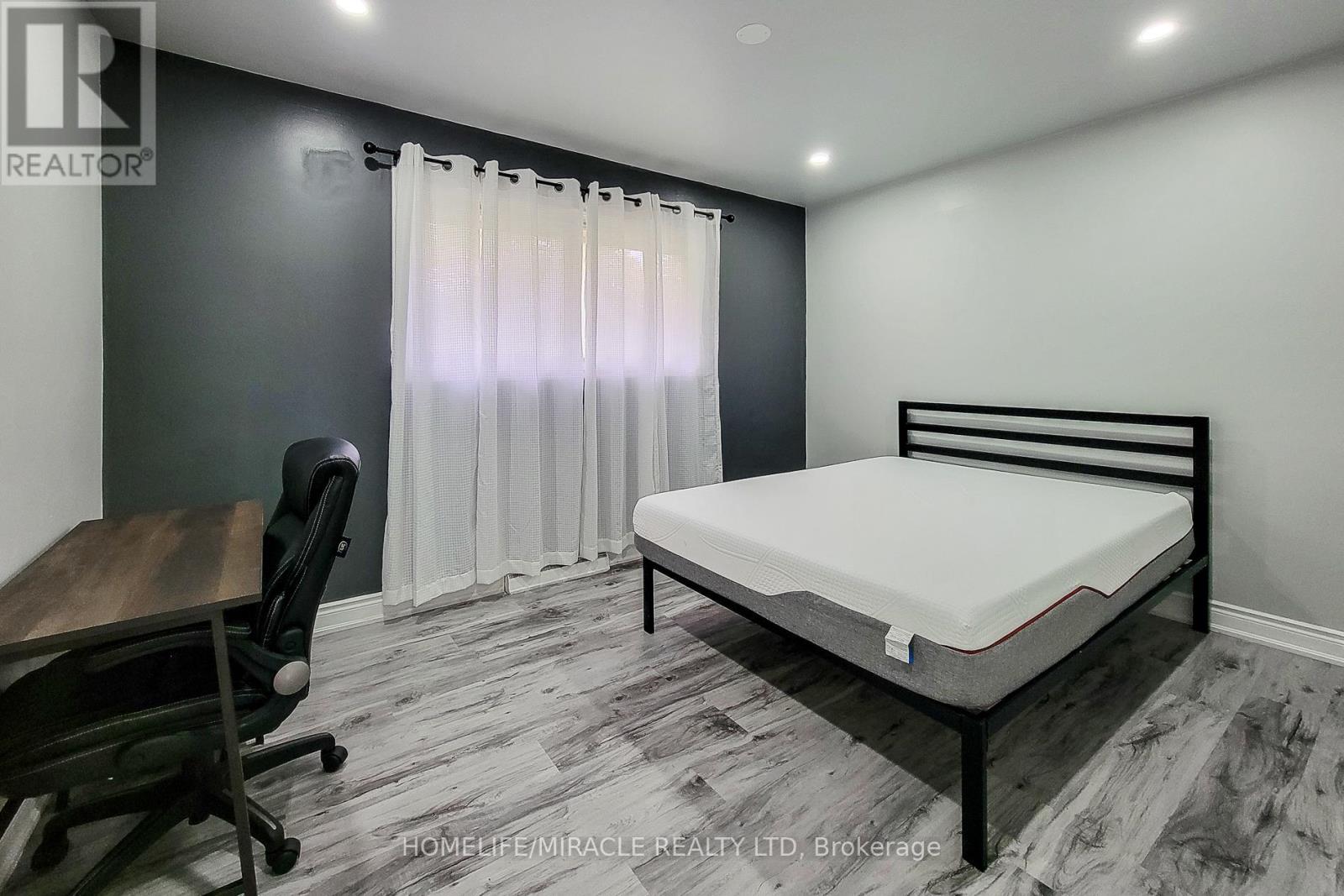 28 Glengarry Road, St. Catharines, Ontario  L2T 2T9 - Photo 26 - X12482348