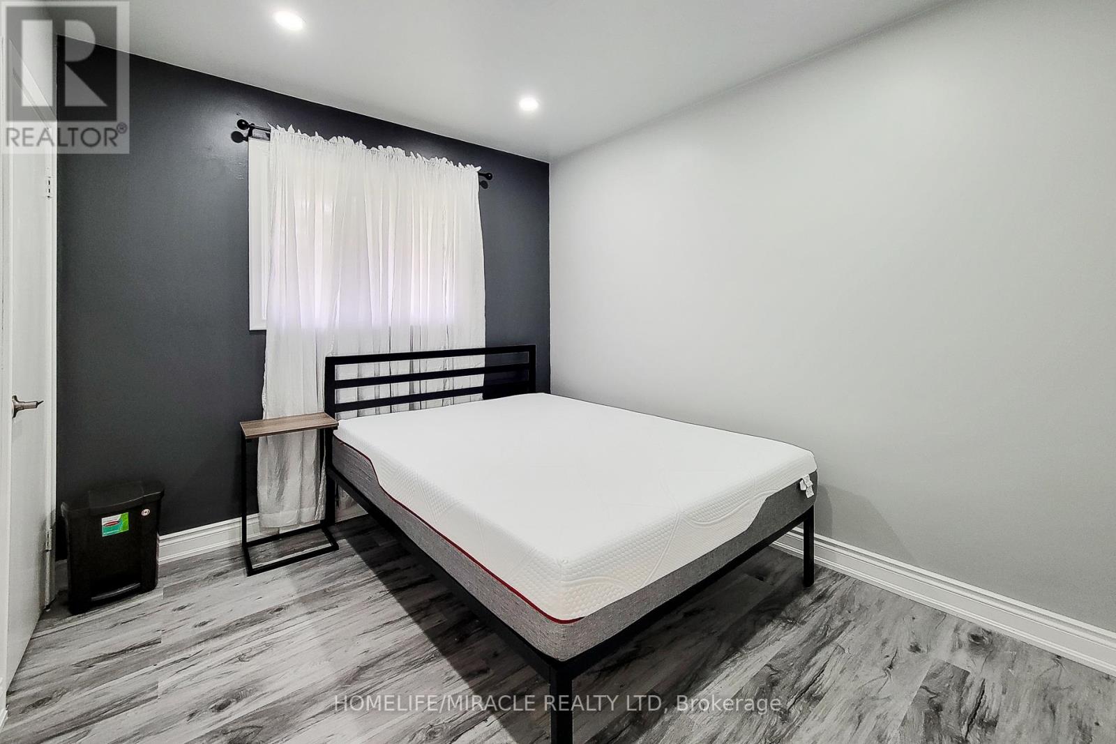 28 Glengarry Road, St. Catharines, Ontario  L2T 2T9 - Photo 28 - X12482348