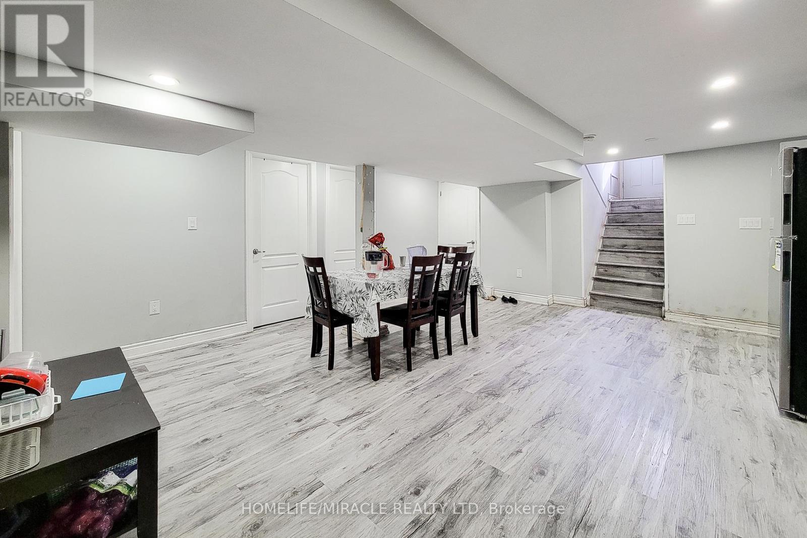 28 Glengarry Road, St. Catharines, Ontario  L2T 2T9 - Photo 33 - X12482348