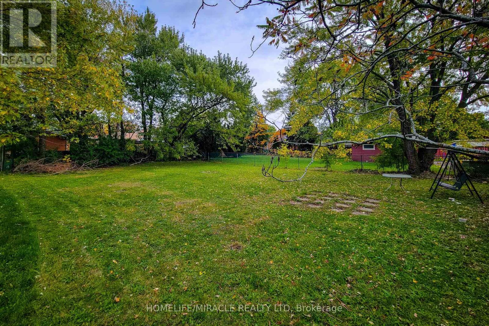 28 Glengarry Road, St. Catharines, Ontario  L2T 2T9 - Photo 43 - X12482348