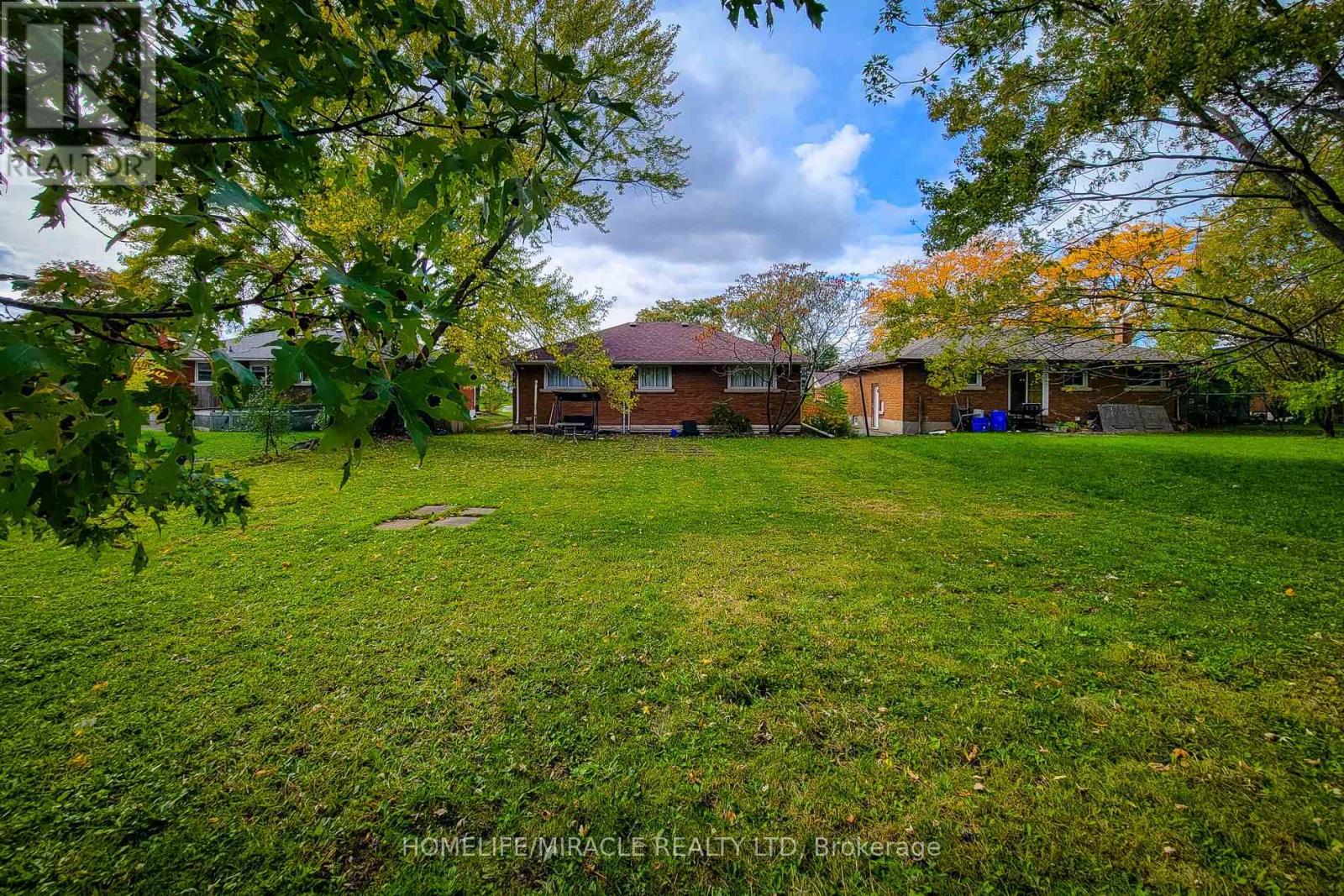 28 Glengarry Road, St. Catharines, Ontario  L2T 2T9 - Photo 46 - X12482348