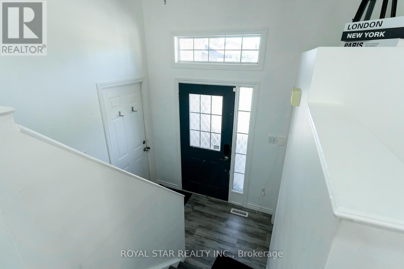 3 Kerr Crescent, Ingersoll, Ontario  N5C 4H2 - Photo 9 - X12482353