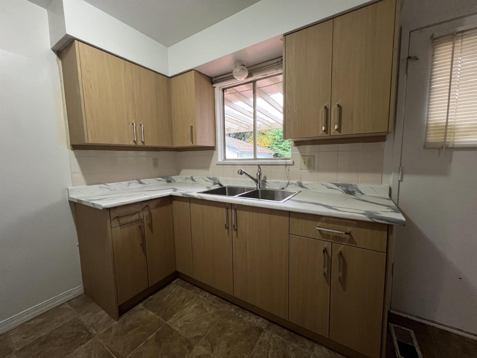 10879 144a Street, Surrey, British Columbia  V3R 3P9 - Photo 14 - R3061561