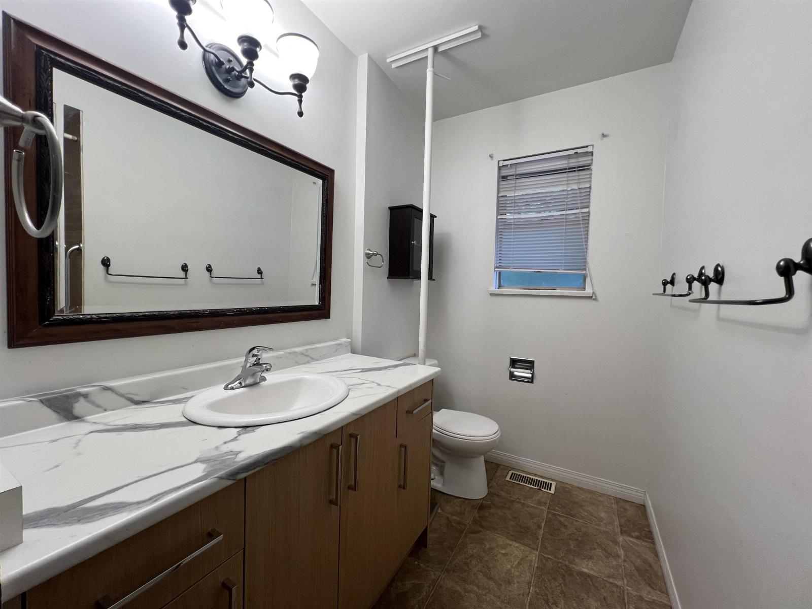 10879 144a Street, Surrey, British Columbia  V3R 3P9 - Photo 9 - R3061561