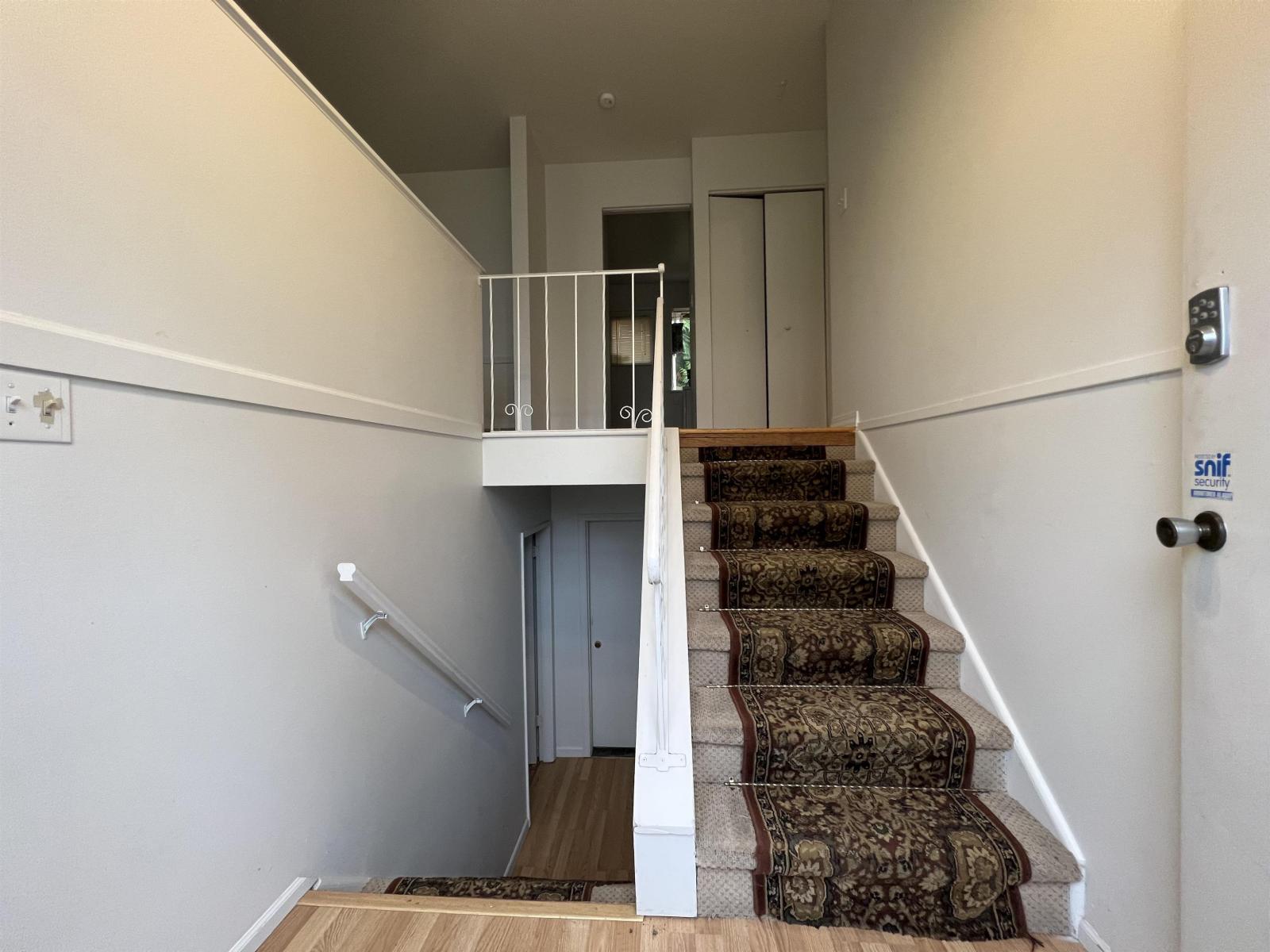 10879 144a Street, Surrey, British Columbia  V3R 3P9 - Photo 2 - R3061561