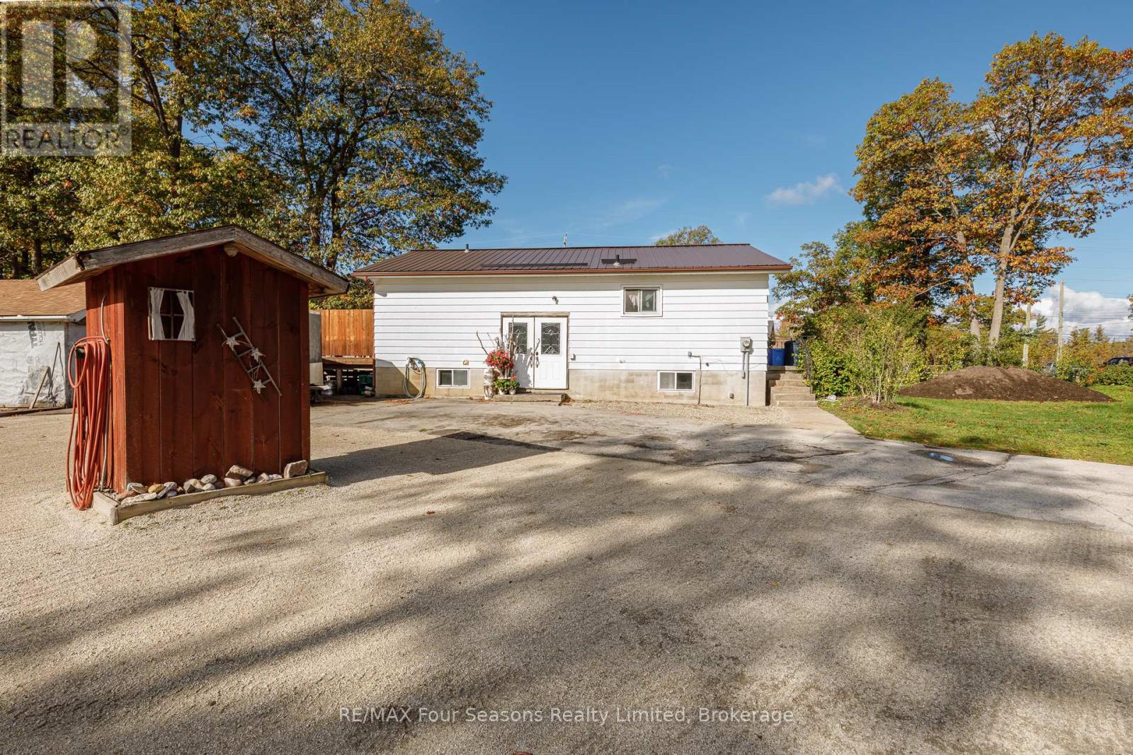 24 Indianola Crescent, Wasaga Beach, Ontario  L9Z 2W3 - Photo 22 - S12482347