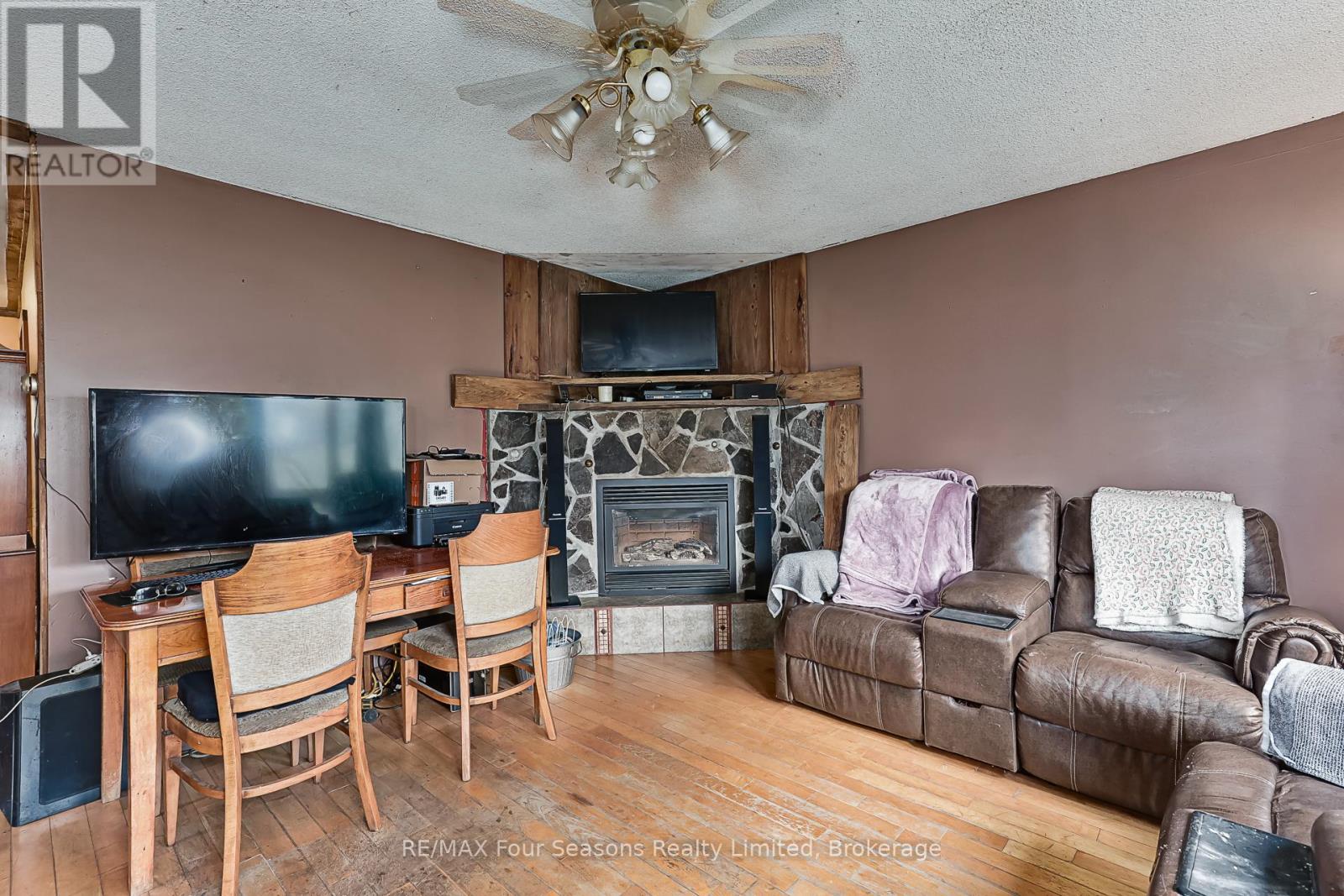 24 Indianola Crescent, Wasaga Beach, Ontario  L9Z 2W3 - Photo 12 - S12482347