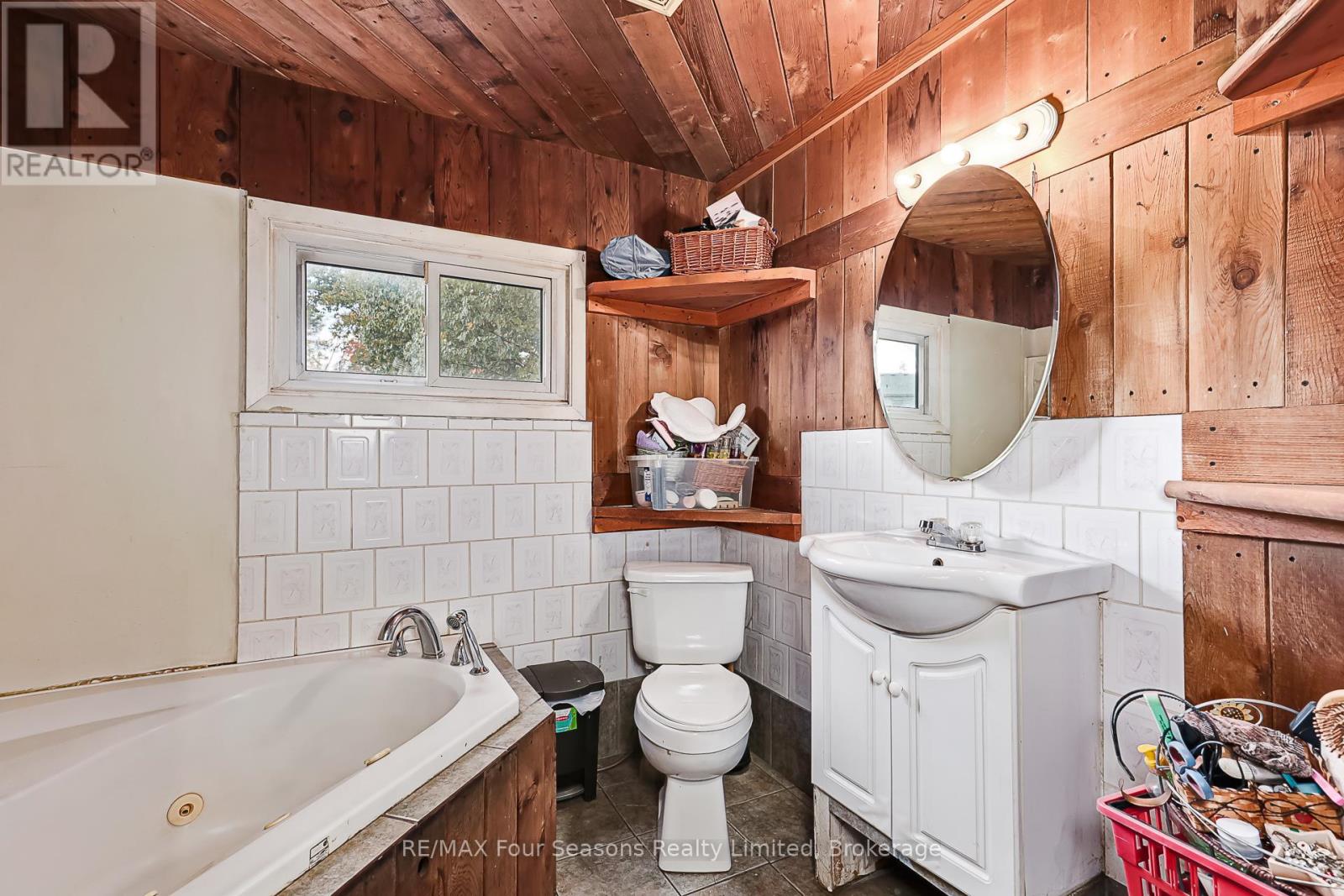 24 Indianola Crescent, Wasaga Beach, Ontario  L9Z 2W3 - Photo 24 - S12482347