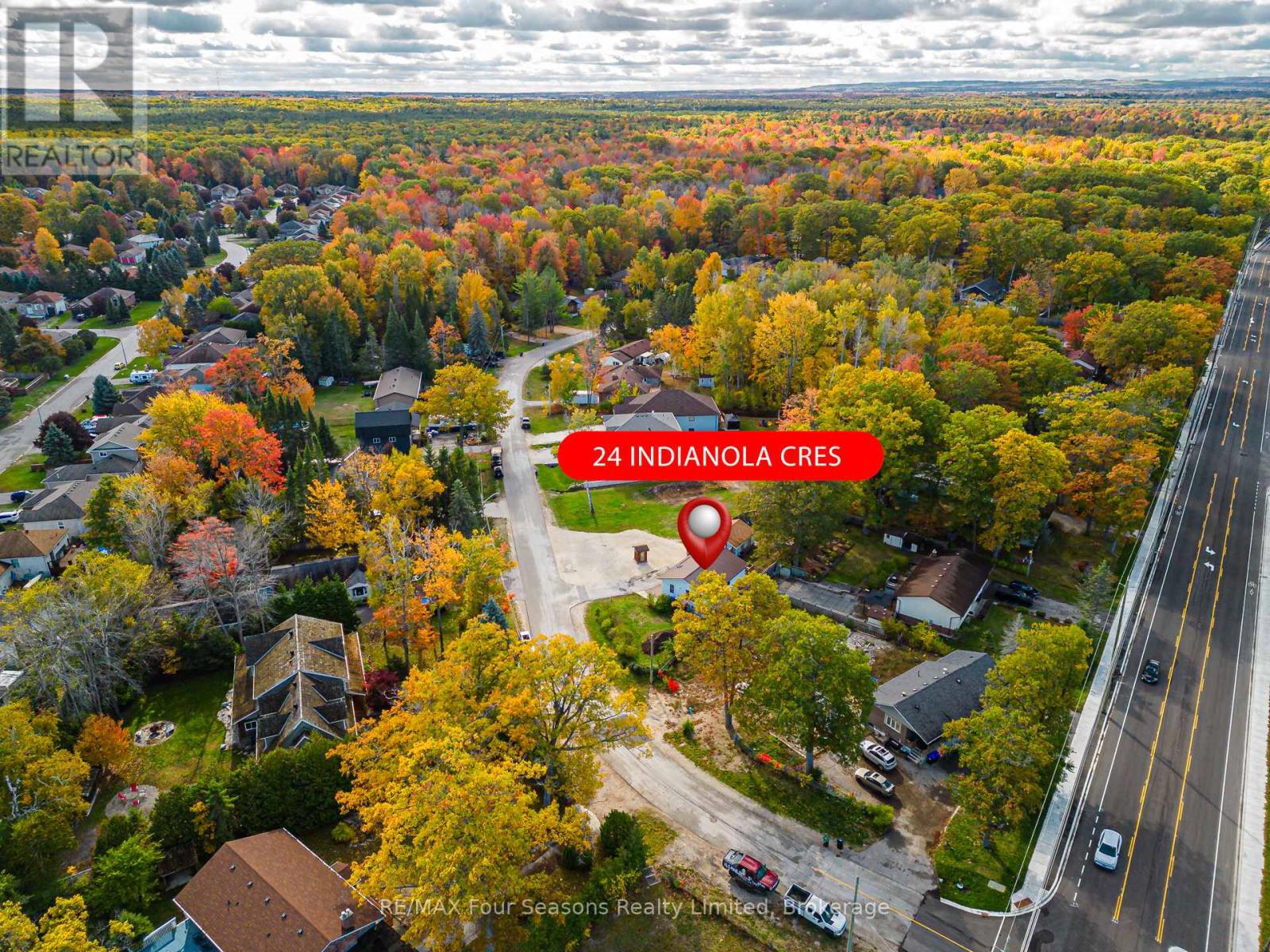 24 Indianola Crescent, Wasaga Beach, Ontario  L9Z 2W3 - Photo 3 - S12482347