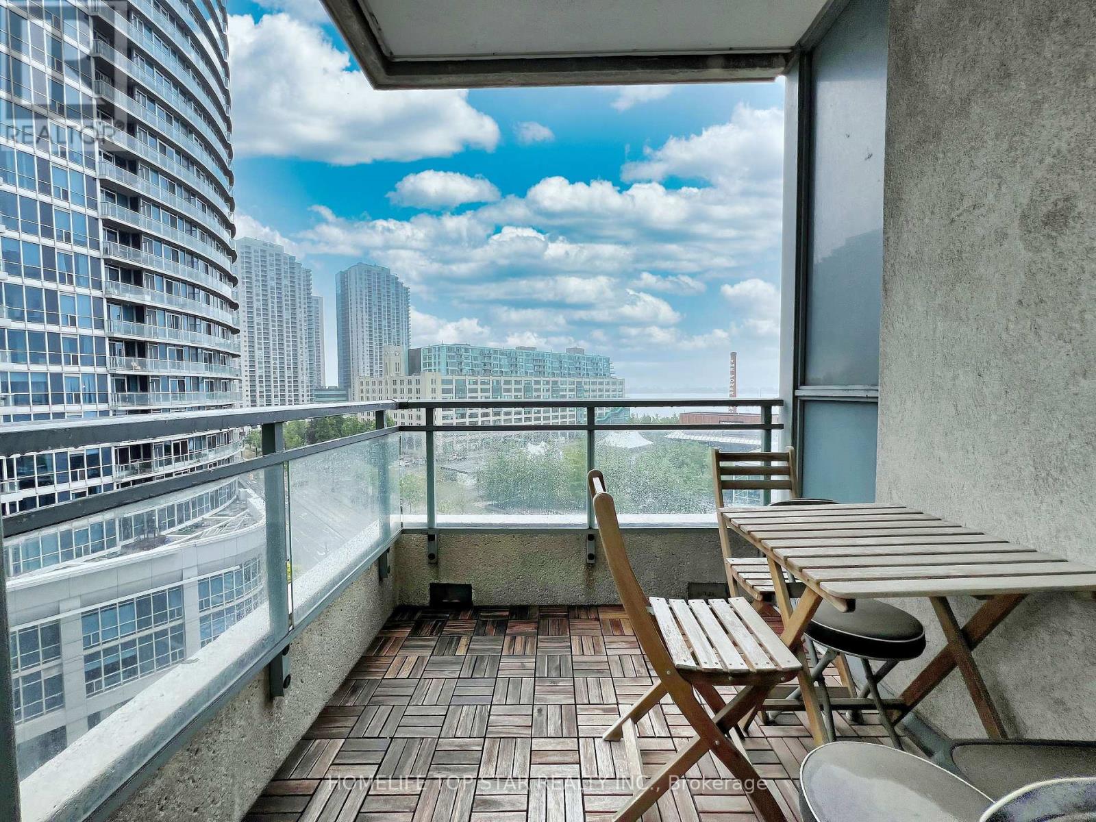 1006 - 228 Queens Quay W, Toronto, Ontario  M5J 2X1 - Photo 14 - C12482369