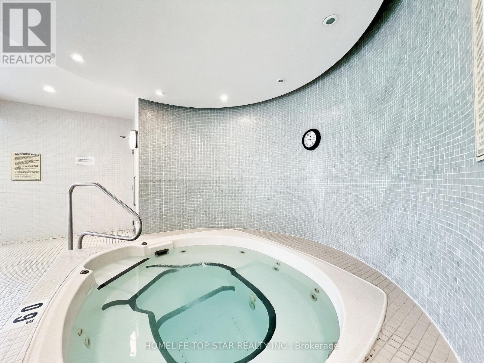 1006 - 228 Queens Quay W, Toronto, Ontario  M5J 2X1 - Photo 19 - C12482369
