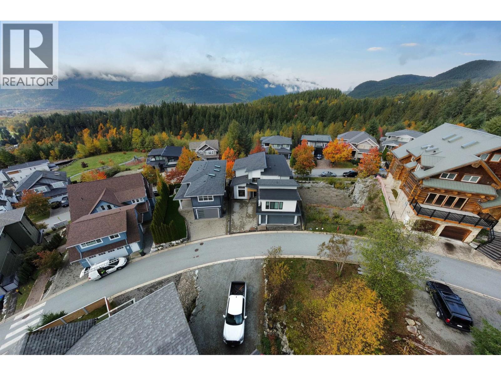 40874 The Crescent, Squamish, British Columbia  V8B 0R9 - Photo 6 - R3058688