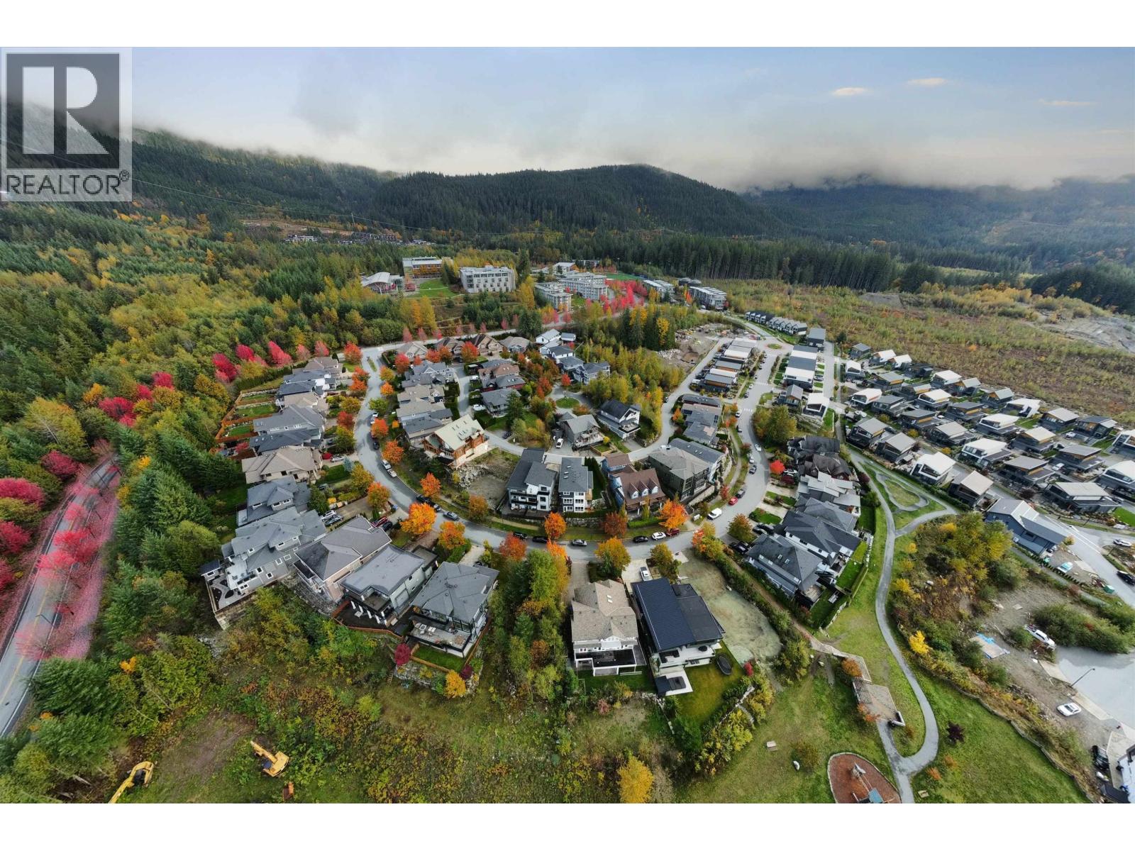 40874 The Crescent, Squamish, British Columbia  V8B 0R9 - Photo 3 - R3058688