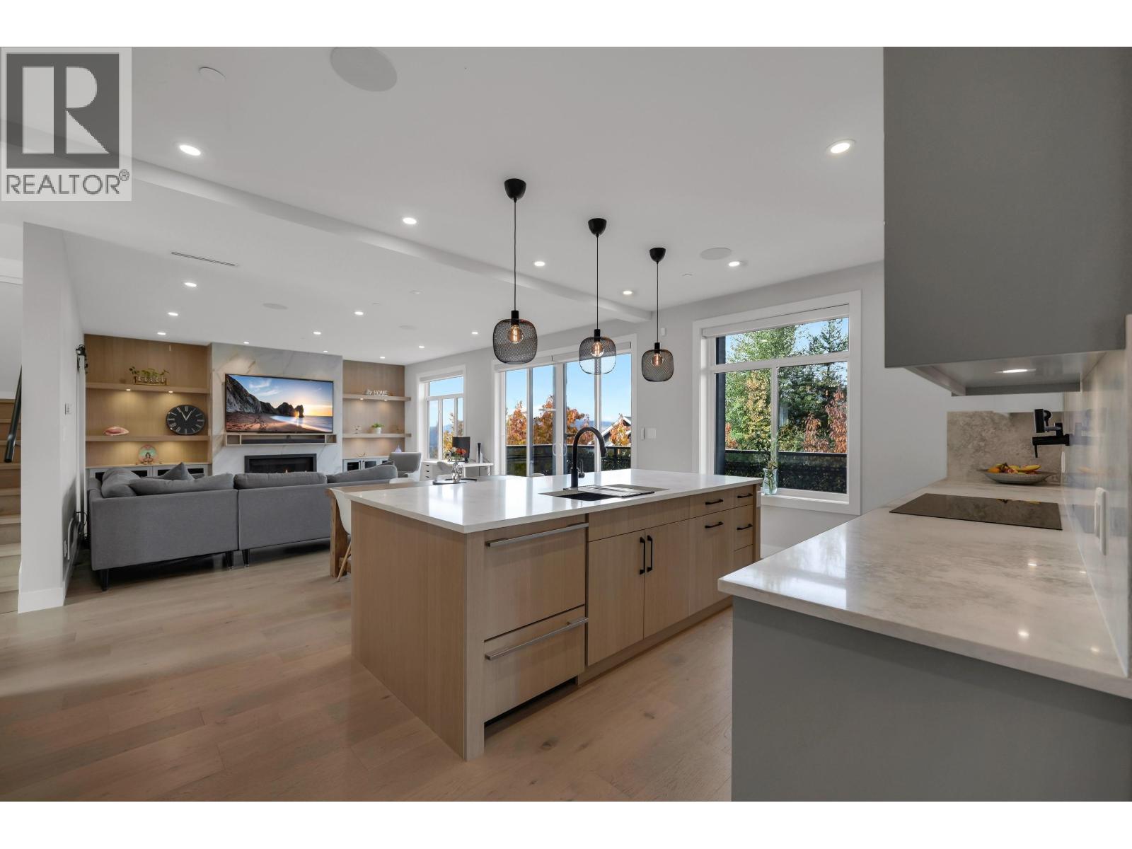 40874 The Crescent, Squamish, British Columbia  V8B 0R9 - Photo 13 - R3058688