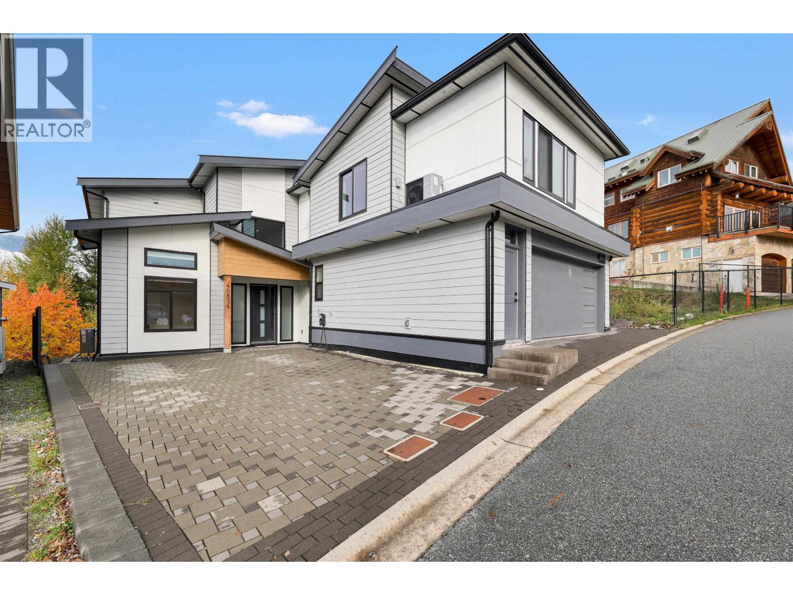 40874 The Crescent, Squamish, British Columbia  V8B 0R9 - Photo 38 - R3058688