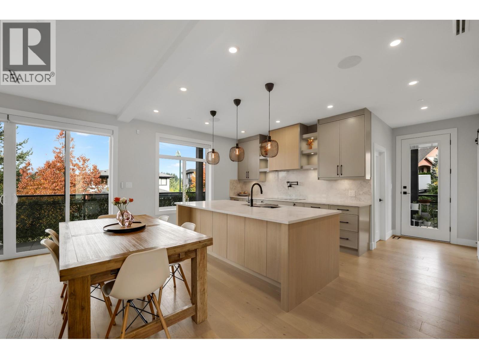 40874 The Crescent, Squamish, British Columbia  V8B 0R9 - Photo 10 - R3058688