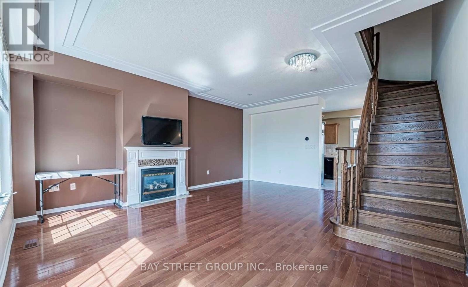 14 - 10 Post Oak Drive, Richmond Hill, Ontario  L4E 4H8 - Photo 10 - N12482373