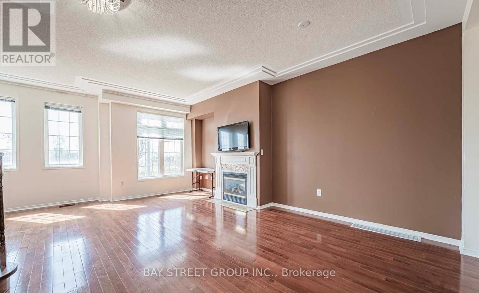 14 - 10 Post Oak Drive, Richmond Hill, Ontario  L4E 4H8 - Photo 11 - N12482373
