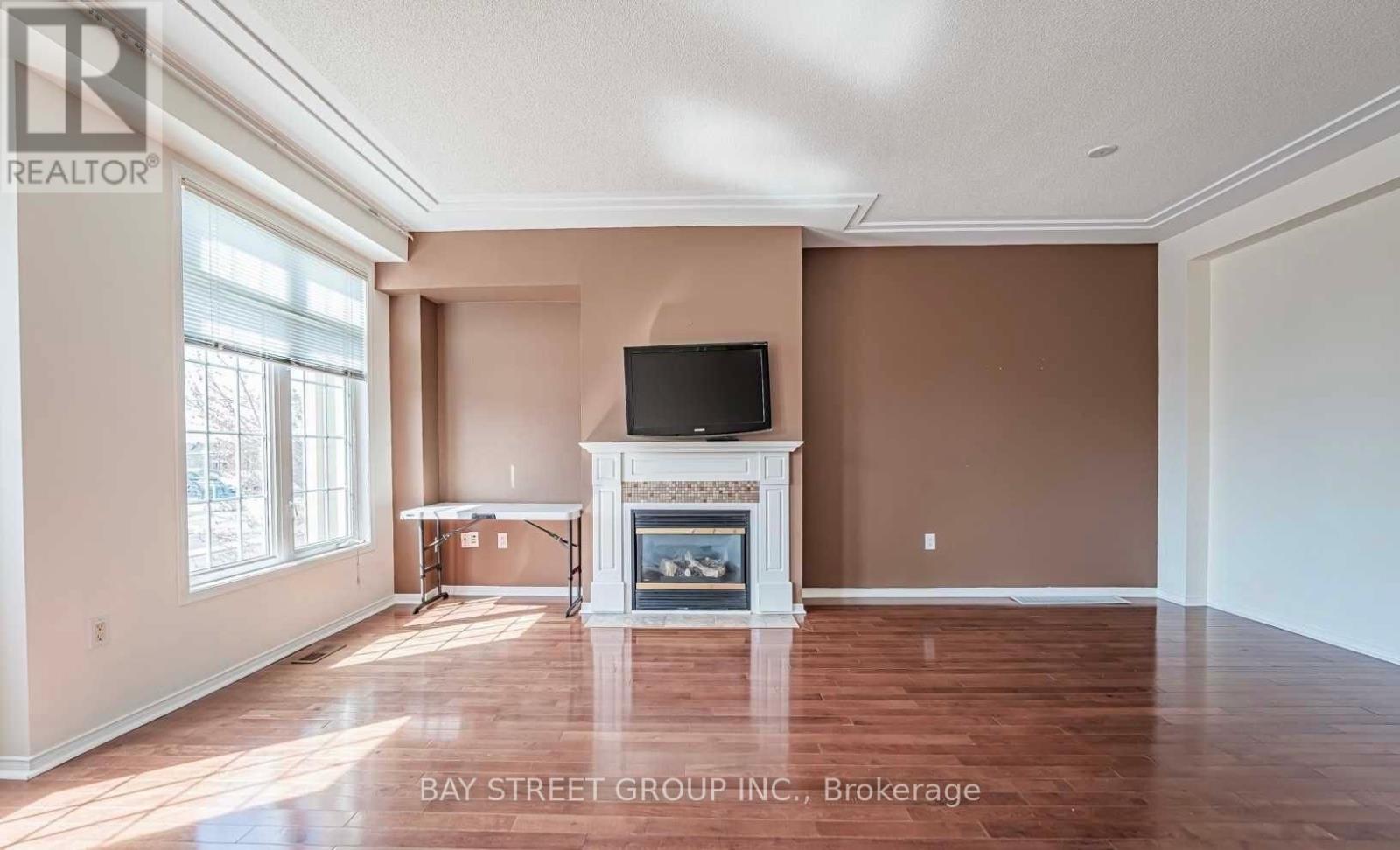 14 - 10 Post Oak Drive, Richmond Hill, Ontario  L4E 4H8 - Photo 12 - N12482373