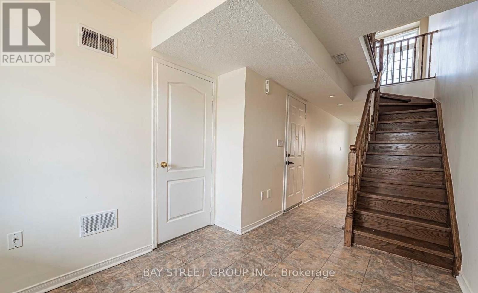 14 - 10 Post Oak Drive, Richmond Hill, Ontario  L4E 4H8 - Photo 14 - N12482373