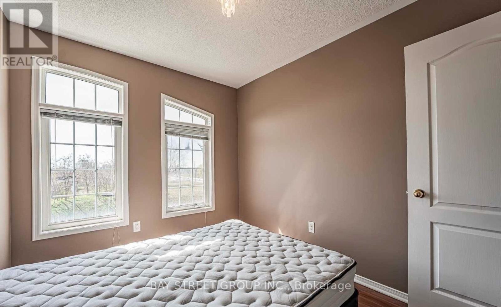 14 - 10 Post Oak Drive, Richmond Hill, Ontario  L4E 4H8 - Photo 15 - N12482373