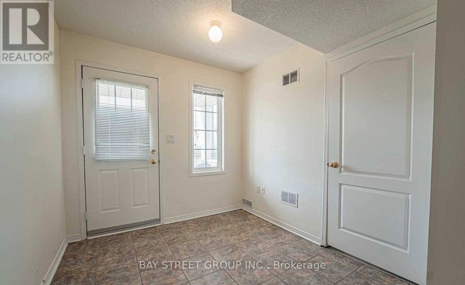 14 - 10 Post Oak Drive, Richmond Hill, Ontario  L4E 4H8 - Photo 25 - N12482373