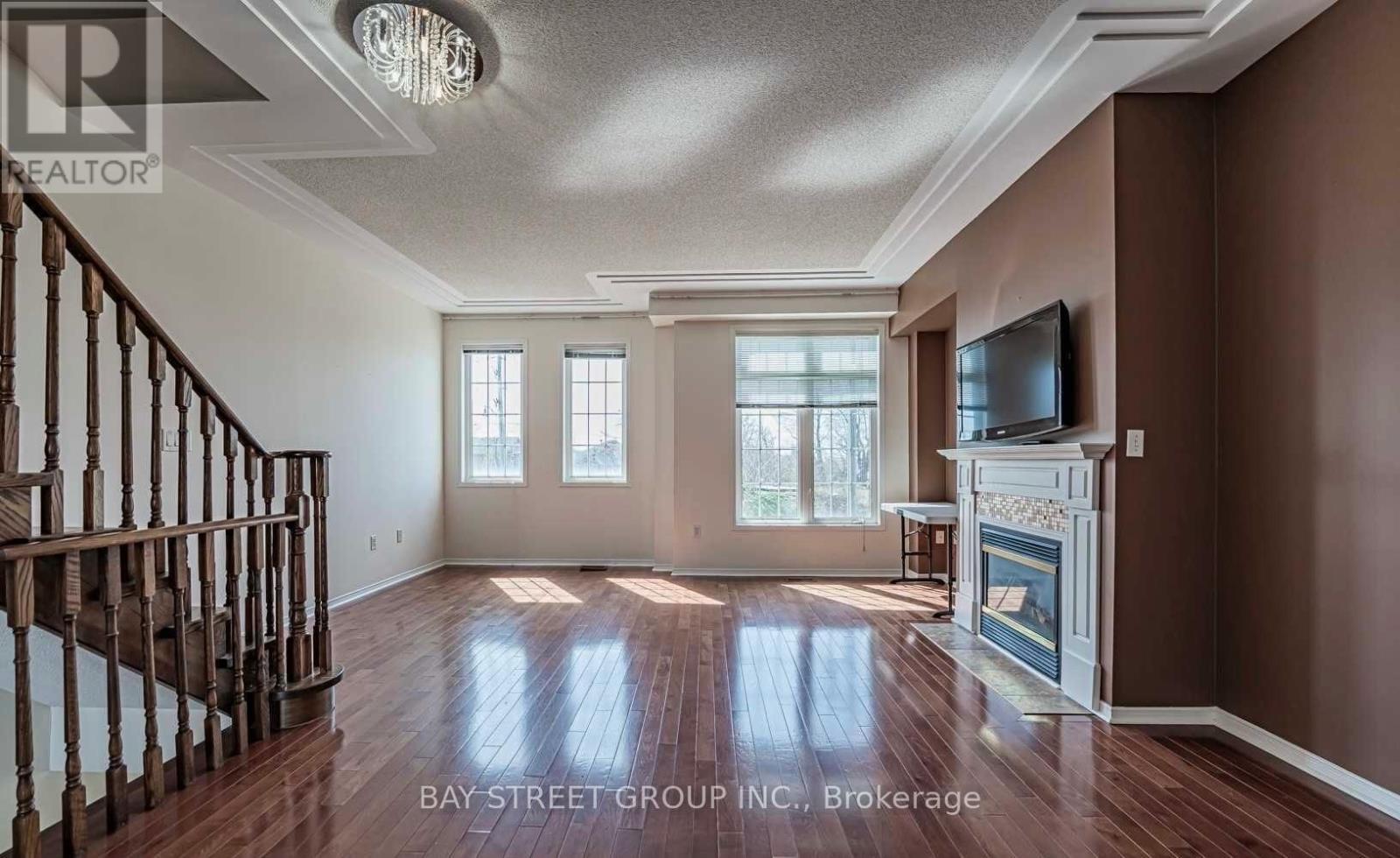 14 - 10 Post Oak Drive, Richmond Hill, Ontario  L4E 4H8 - Photo 9 - N12482373