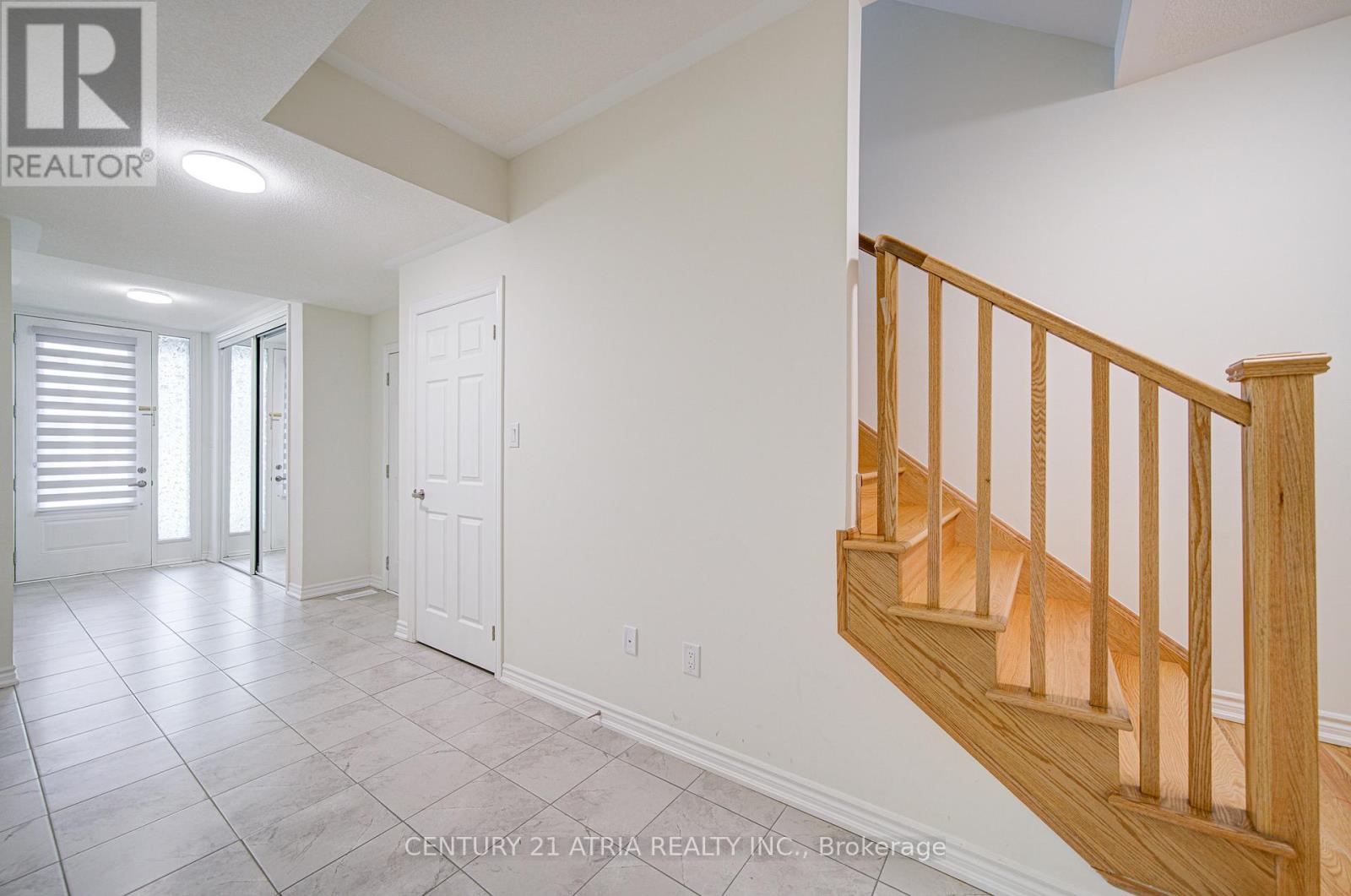 29 Thomas Frisby Jr Crescent, Markham, Ontario  L6C 3L1 - Photo 9 - N12482375