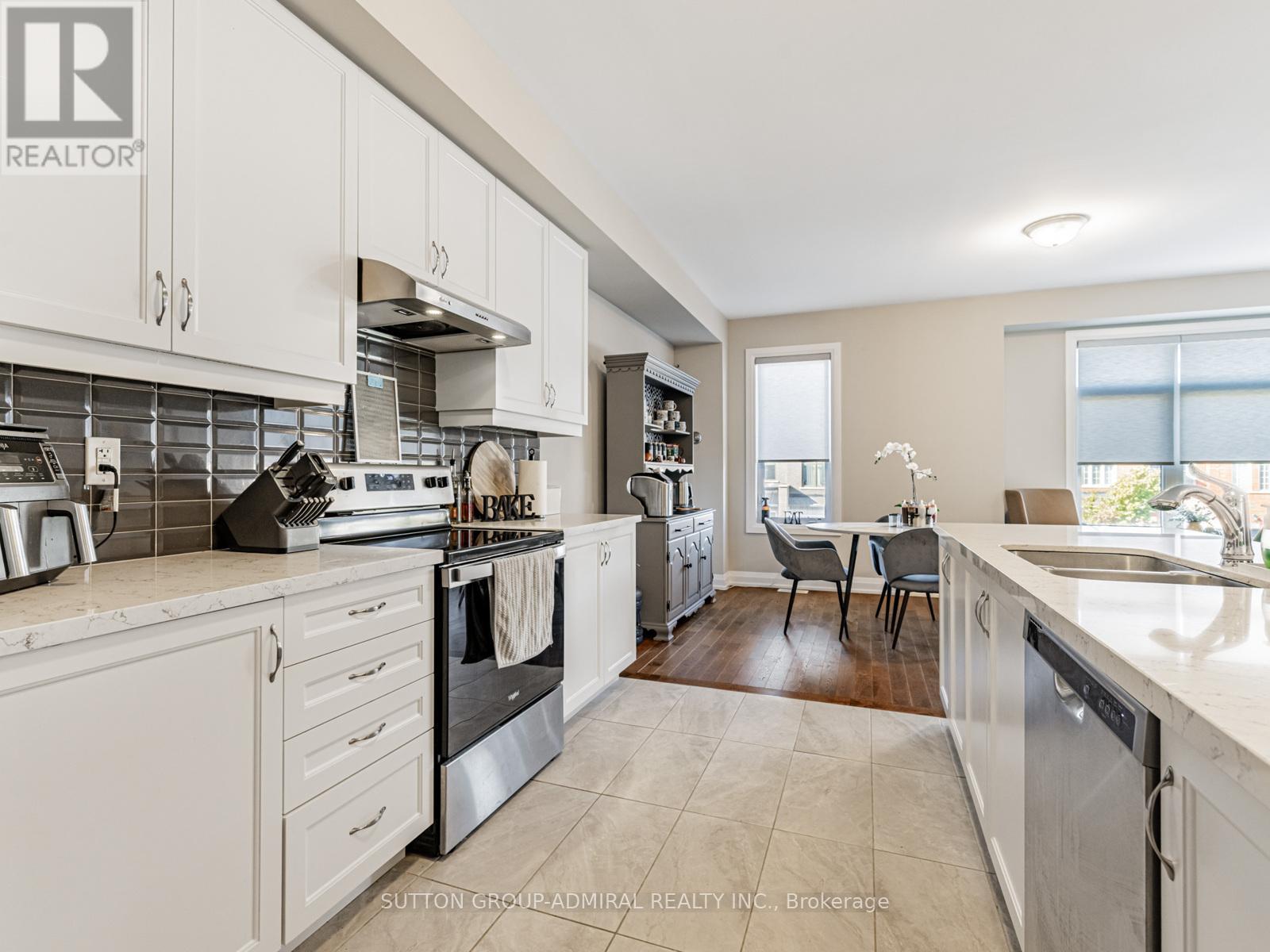 915 Isaac Phillips Way, Newmarket, Ontario  L3X 2Y8 - Photo 13 - N12482376