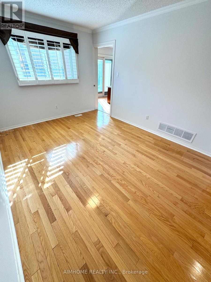 119 Cooperage Crescent, Richmond Hill, Ontario  L4C 9L8 - Photo 9 - N12482378