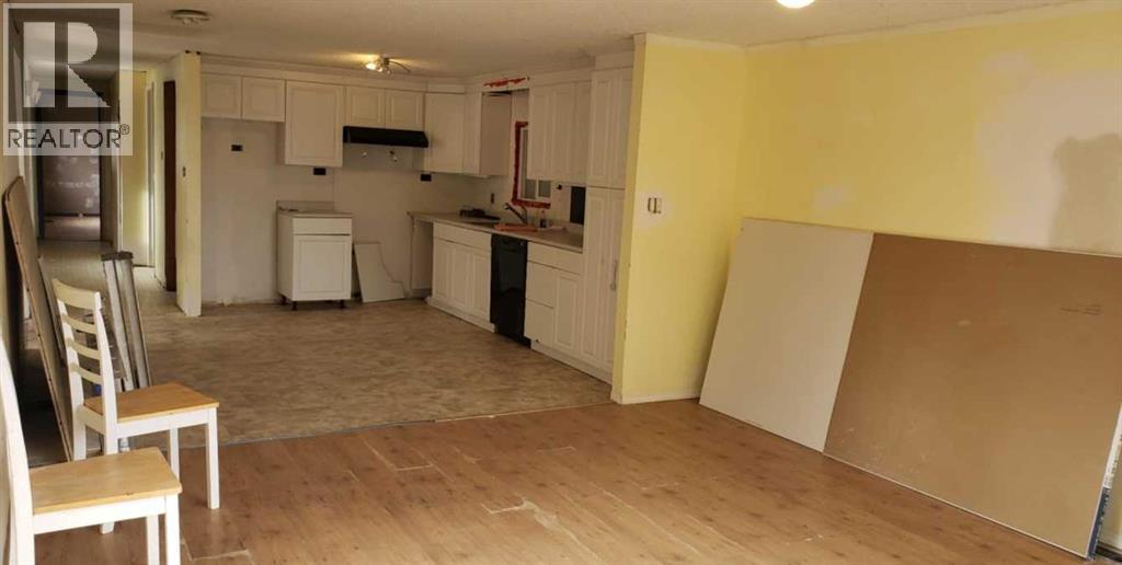 4806 6 Street, Coalhurst, Alberta  T0L 0V0 - Photo 7 - A2240532