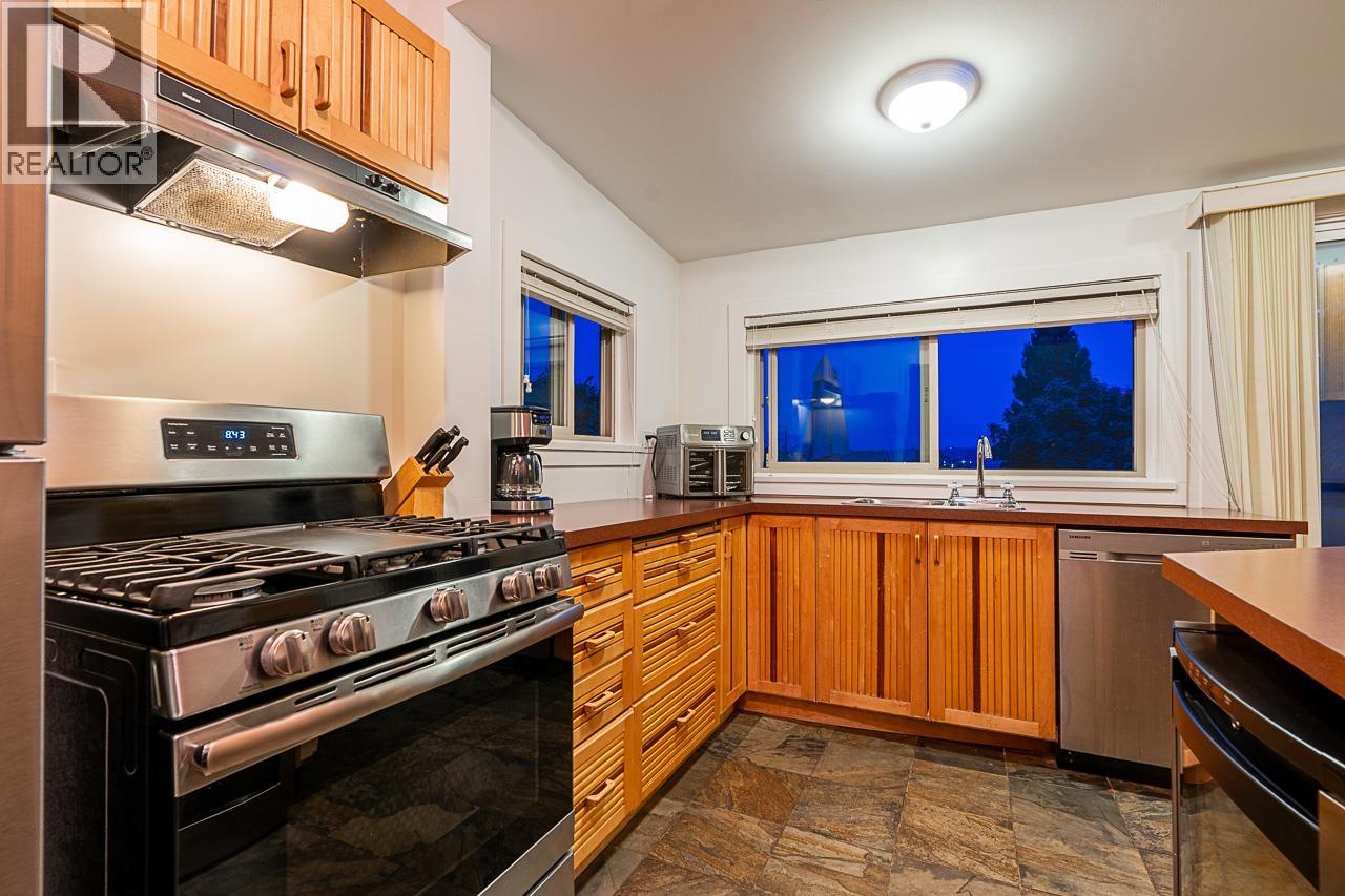 1408 Edinburgh Street, New Westminster, British Columbia  V3M 2W4 - Photo 11 - R3037875