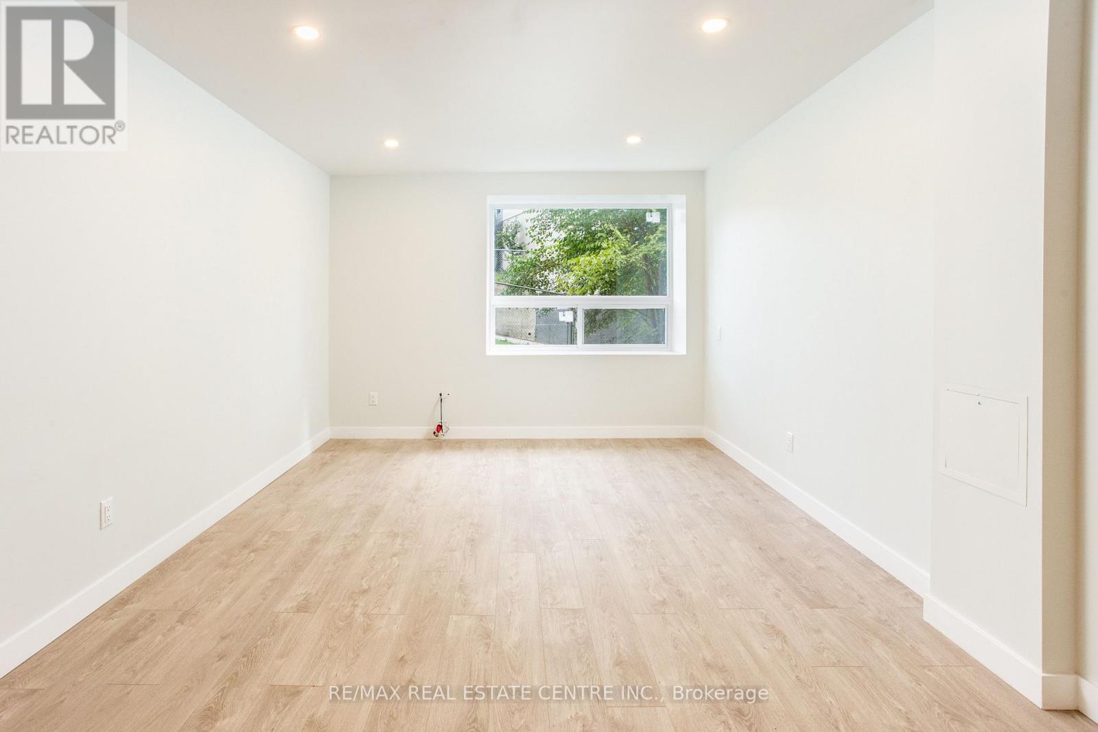 105 - 5 Hill Heights Road E, Toronto, Ontario  M8Y 1Y9 - Photo 10 - W12482374