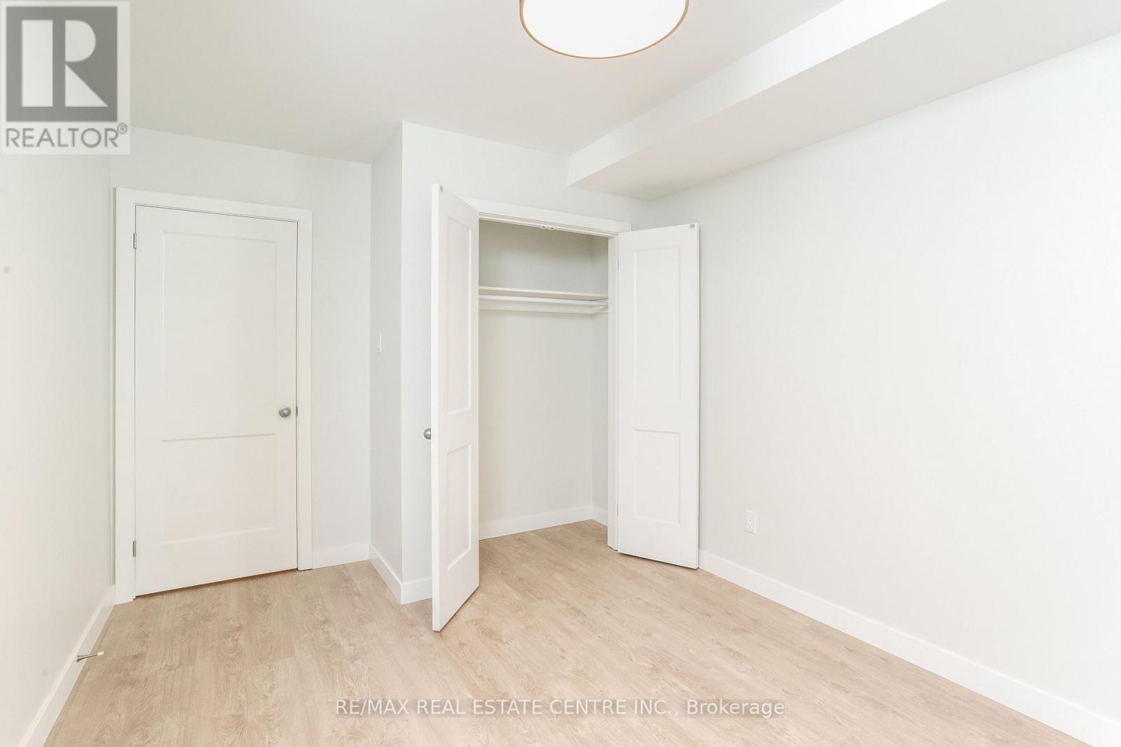 105 - 5 Hill Heights Road E, Toronto, Ontario  M8Y 1Y9 - Photo 14 - W12482374