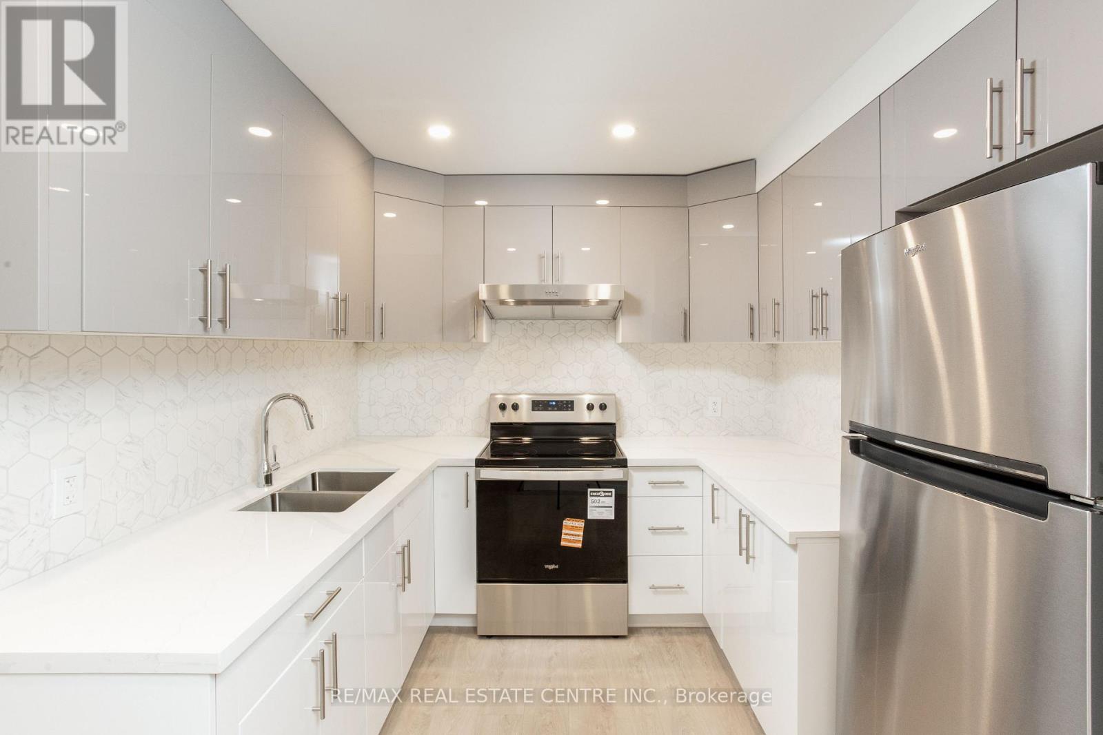 105 - 5 Hill Heights Road E, Toronto, Ontario  M8Y 1Y9 - Photo 15 - W12482374