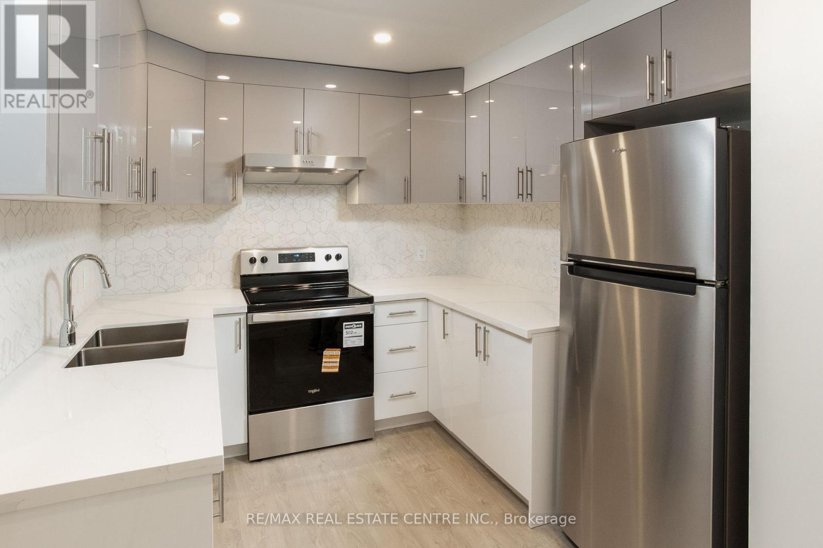 105 - 5 Hill Heights Road E, Toronto, Ontario  M8Y 1Y9 - Photo 16 - W12482374