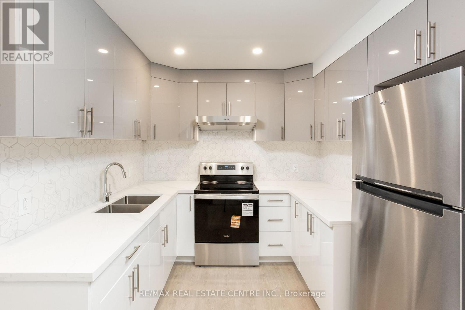 105 - 5 Hill Heights Road E, Toronto, Ontario  M8Y 1Y9 - Photo 17 - W12482374