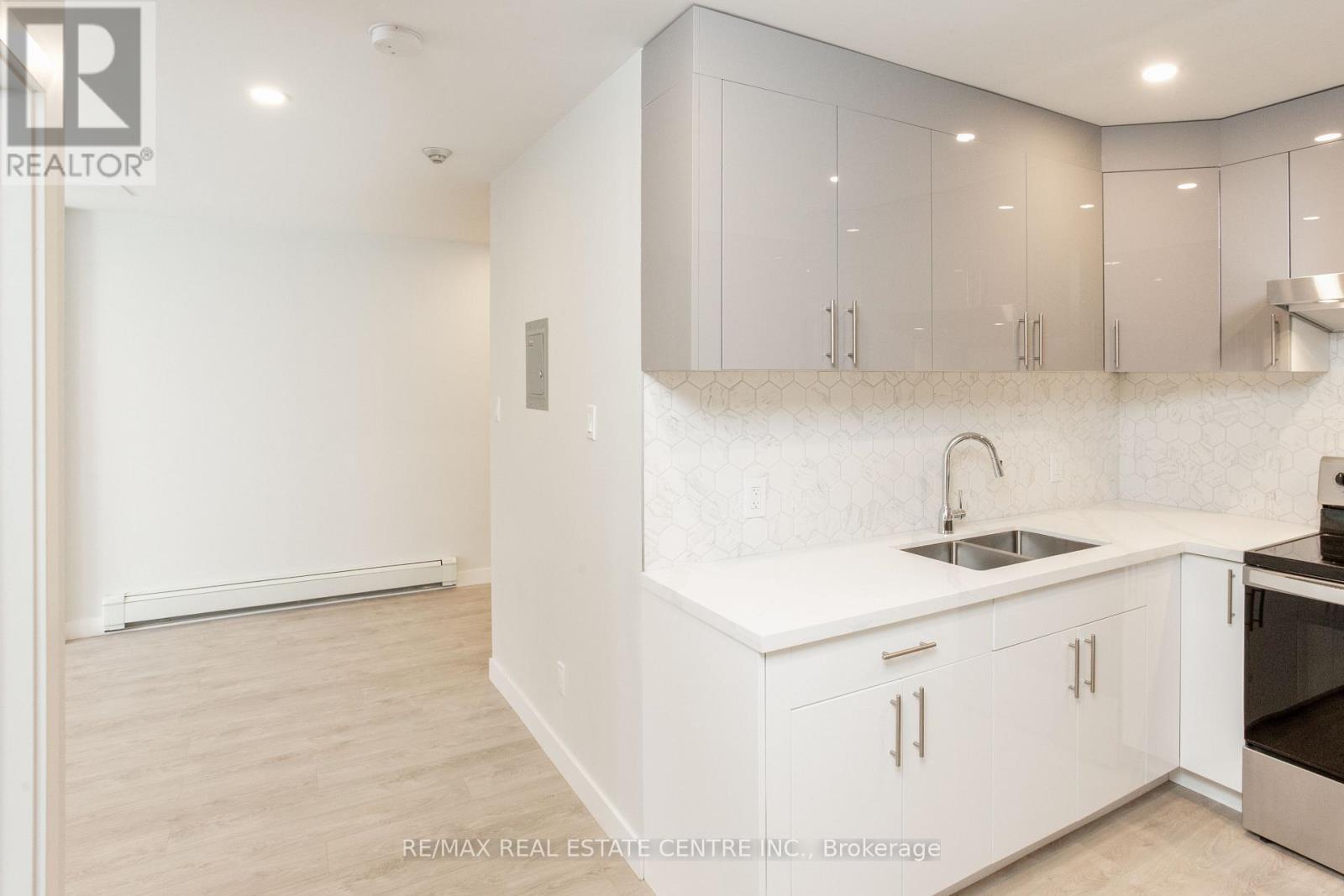 105 - 5 Hill Heights Road E, Toronto, Ontario  M8Y 1Y9 - Photo 18 - W12482374