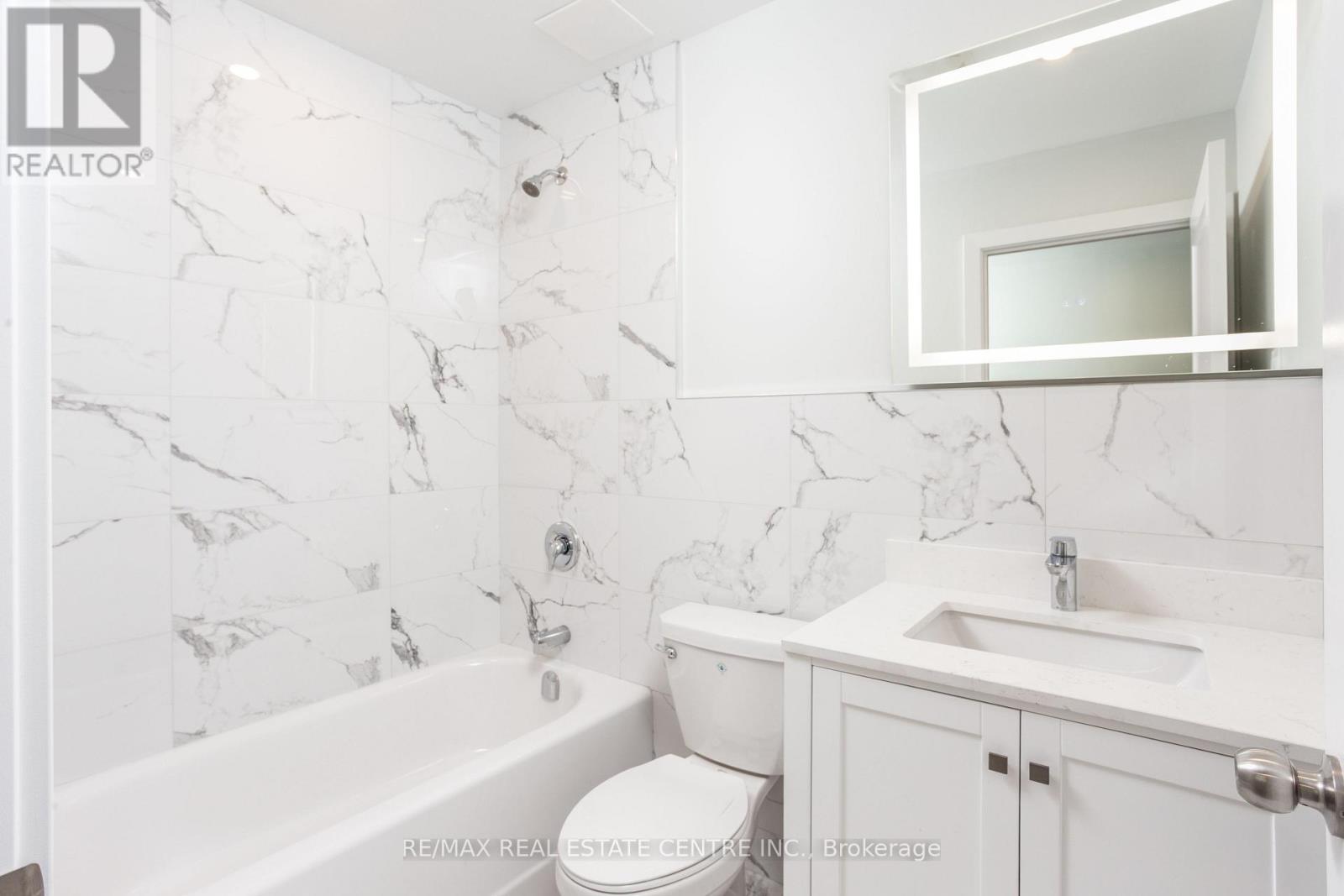 105 - 5 Hill Heights Road E, Toronto, Ontario  M8Y 1Y9 - Photo 5 - W12482374