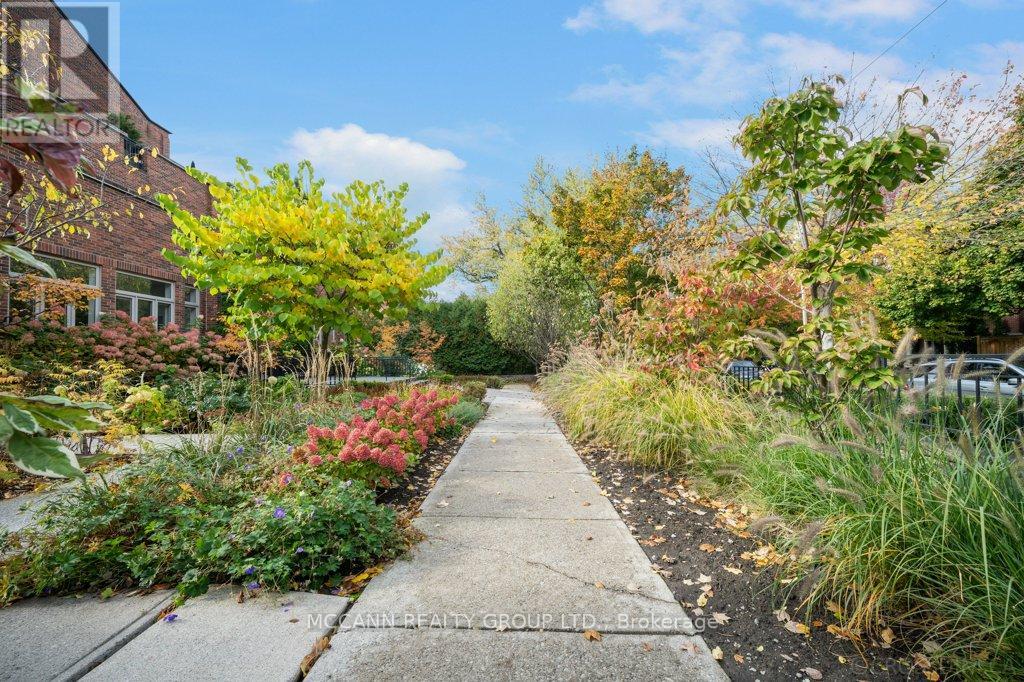 208 - 65 Sheldrake Boulevard, Toronto (Mount Pleasant East), Ontario  M4P 2B1 - Photo 2 - C12481567