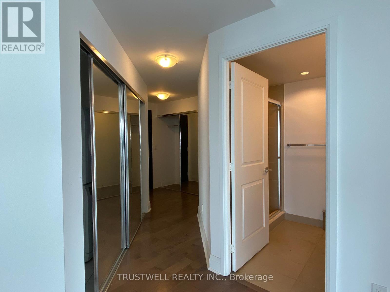 2404 - 1080 Bay Street, Toronto, Ontario  M5S 0A5 - Photo 5 - C12482148