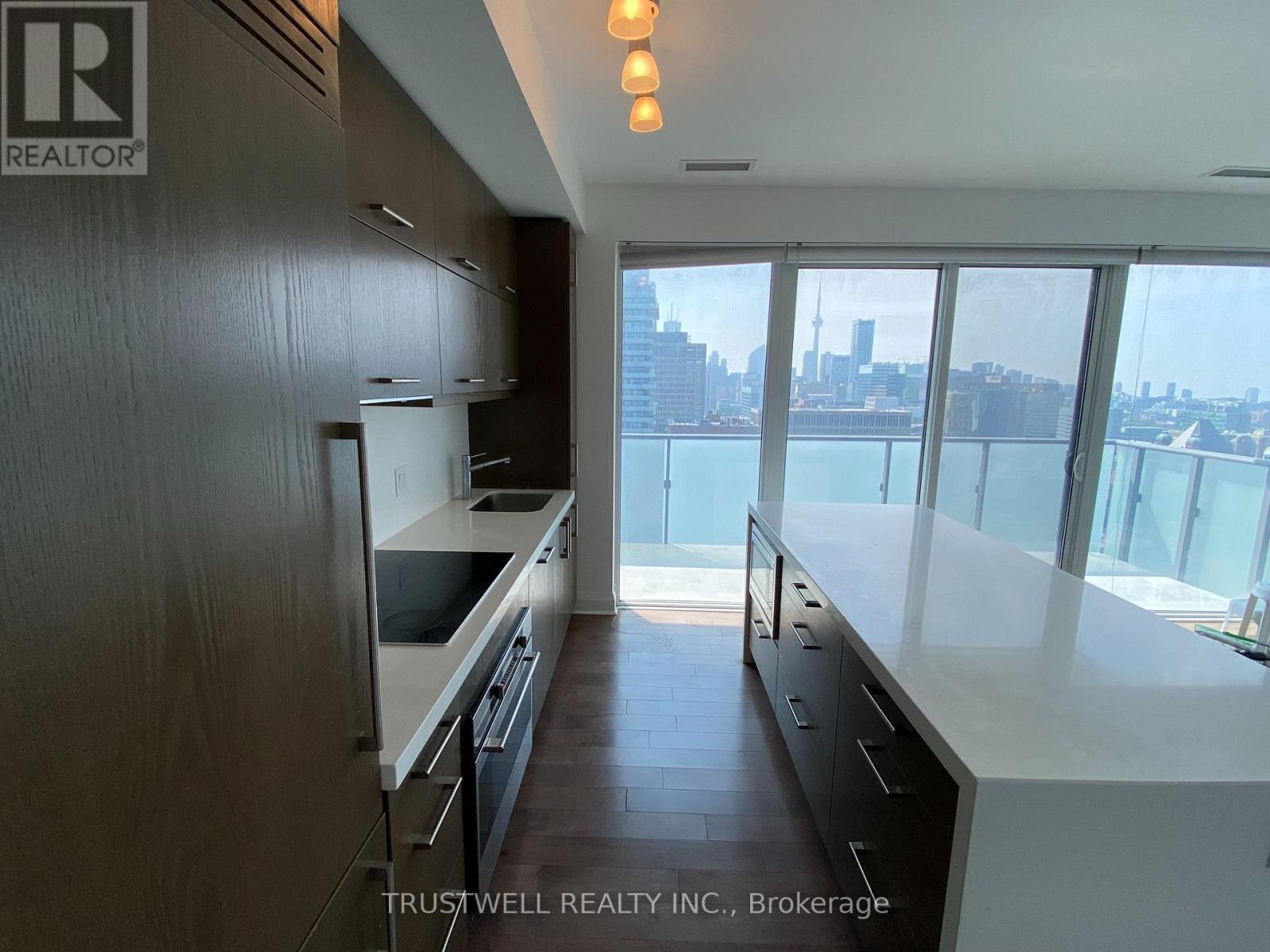 2404 - 1080 Bay Street, Toronto, Ontario  M5S 0A5 - Photo 3 - C12482148