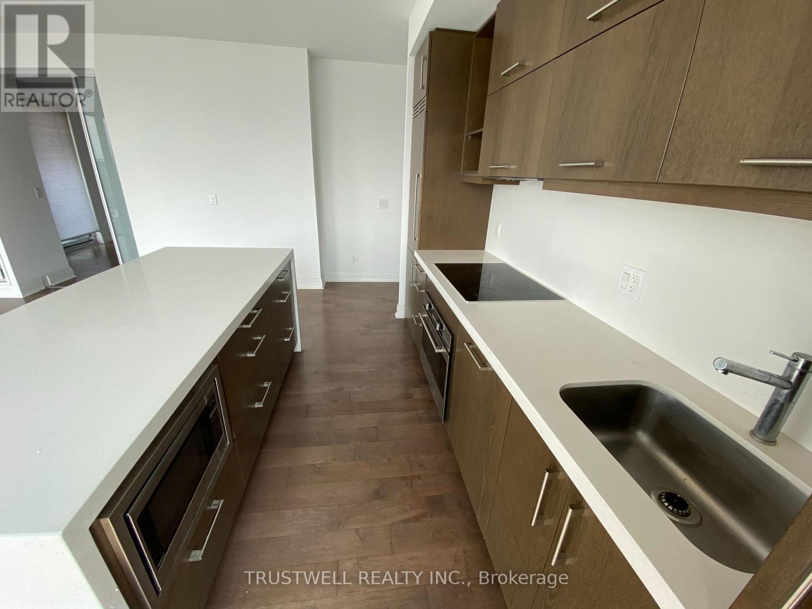 2404 - 1080 Bay Street, Toronto, Ontario  M5S 0A5 - Photo 4 - C12482148