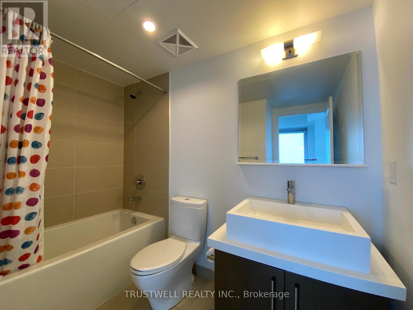 2404 - 1080 Bay Street, Toronto, Ontario  M5S 0A5 - Photo 9 - C12482148