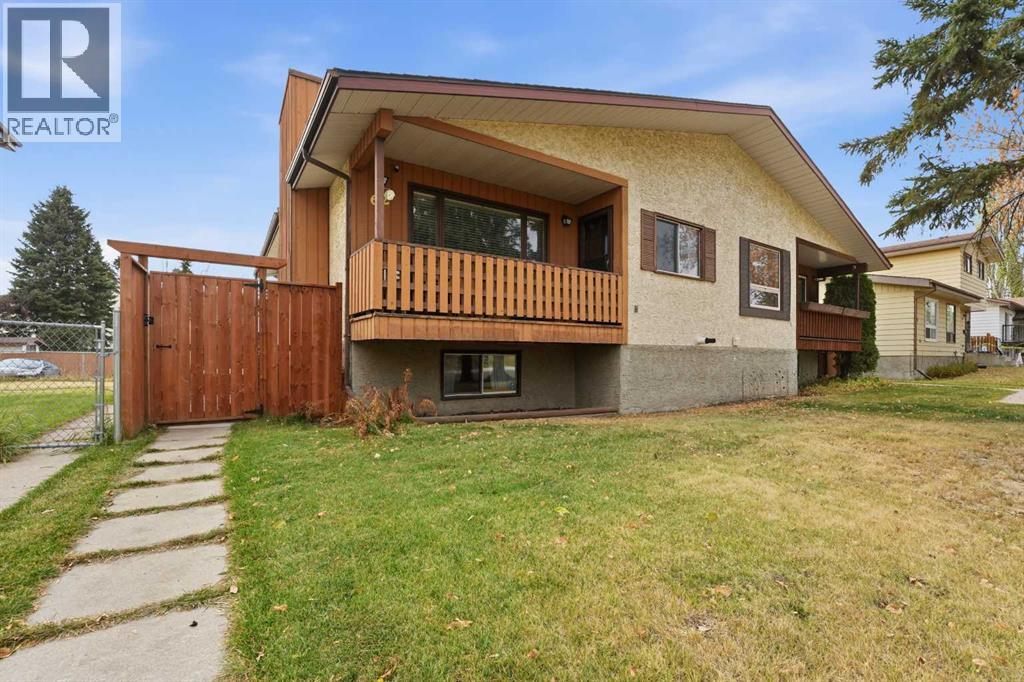 62 Mclevin Crescent, Red Deer, Alberta  T4R 1S9 - Photo 1 - A2266965