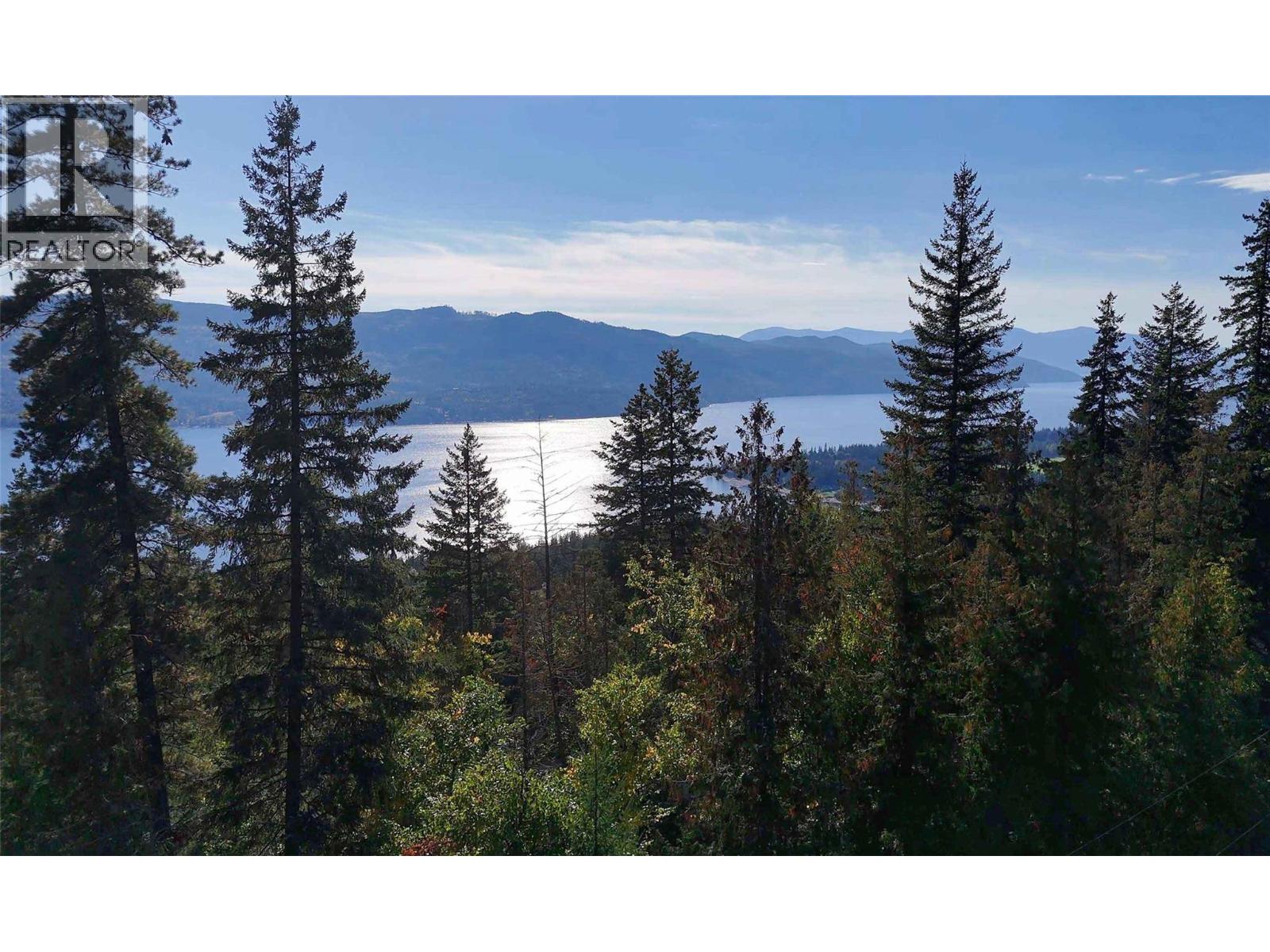 7487 & 7491 Crowfoot Drive, Anglemont, British Columbia  V0E 1M8 - Photo 18 - 10366020